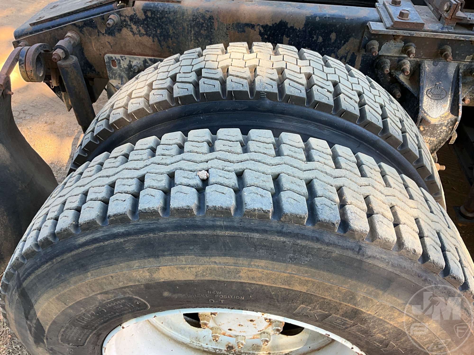 2000 Mack CH 613