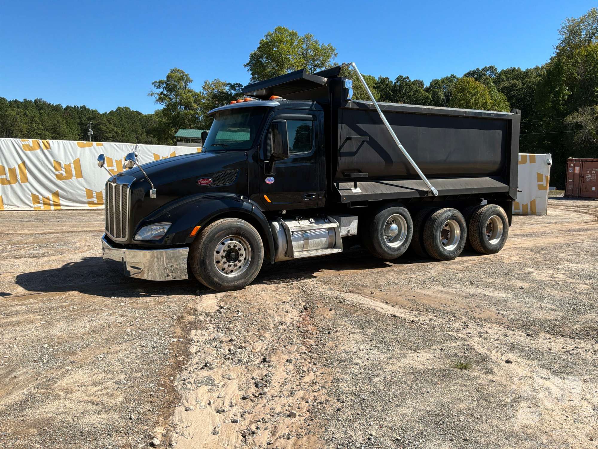 Photo of 2015 Peterbilt 579