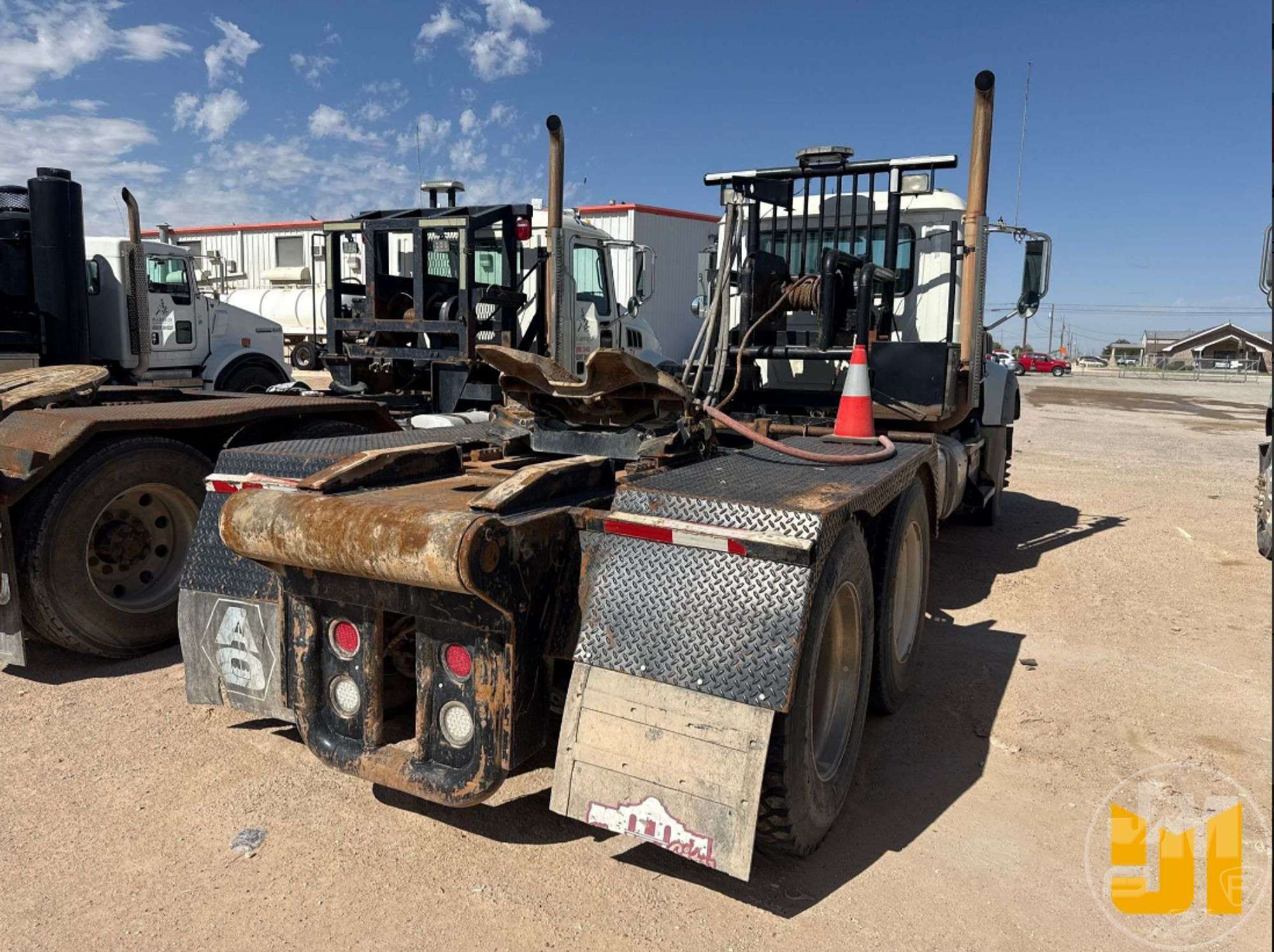 2015 Mack GU713