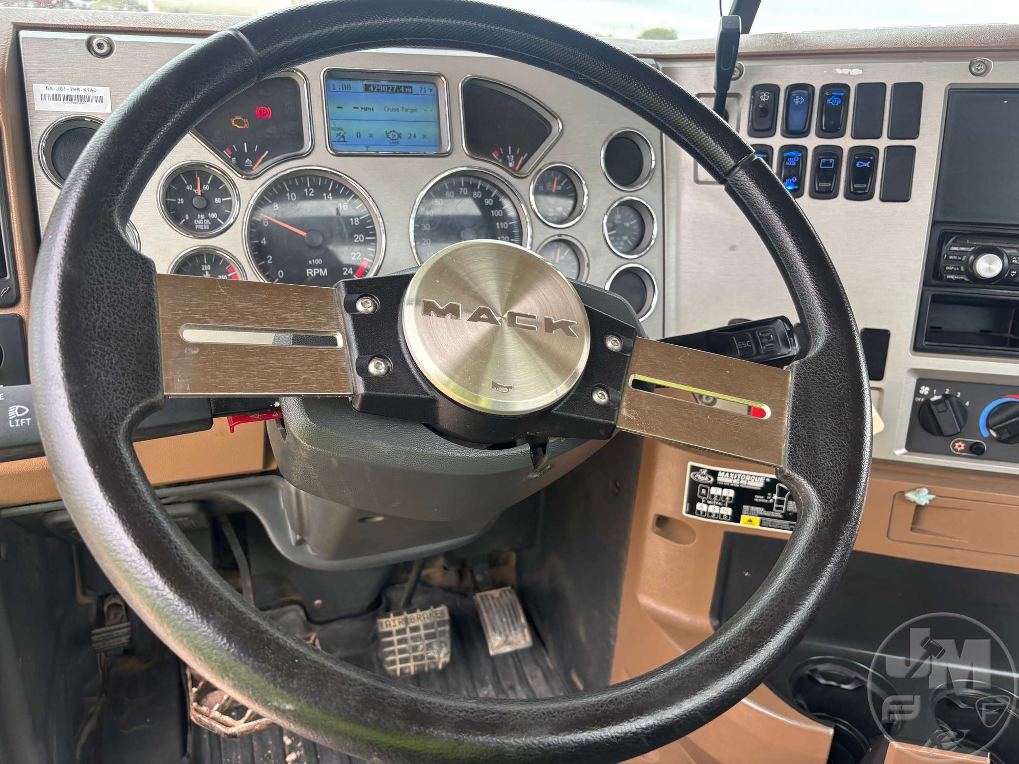 2013 Mack GU713