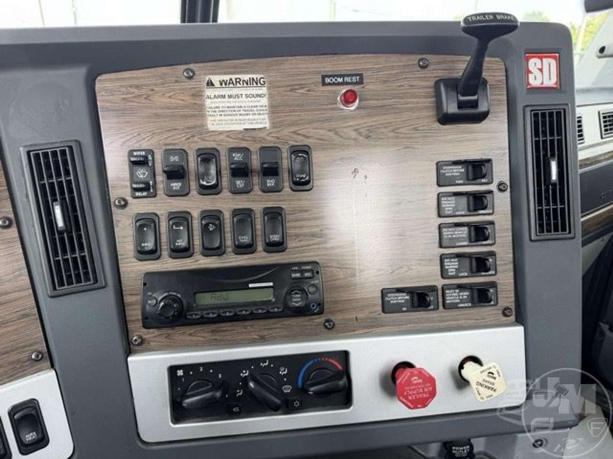 2012 Freightliner 114 CORONADO
