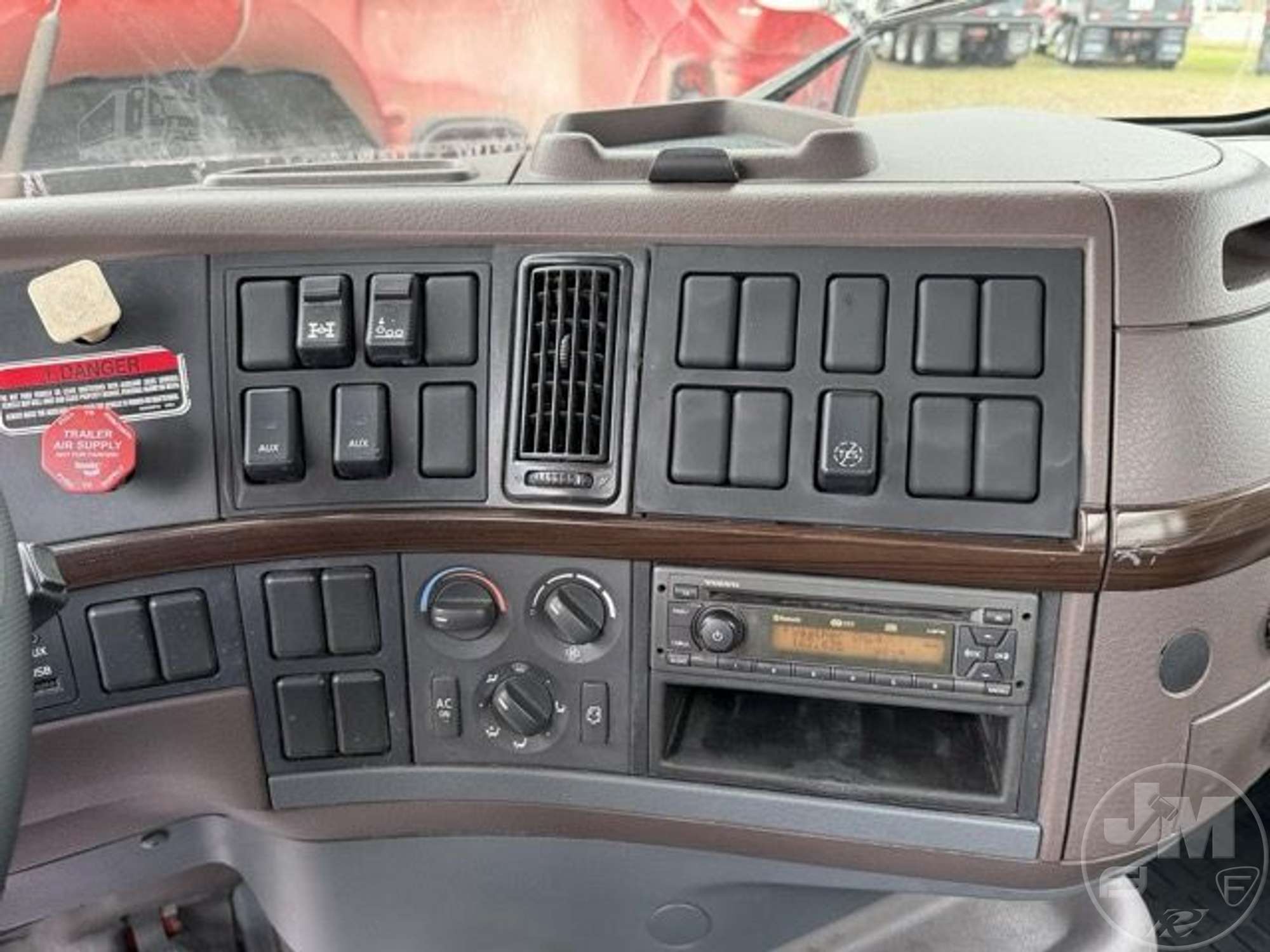 2014 Volvo VHD