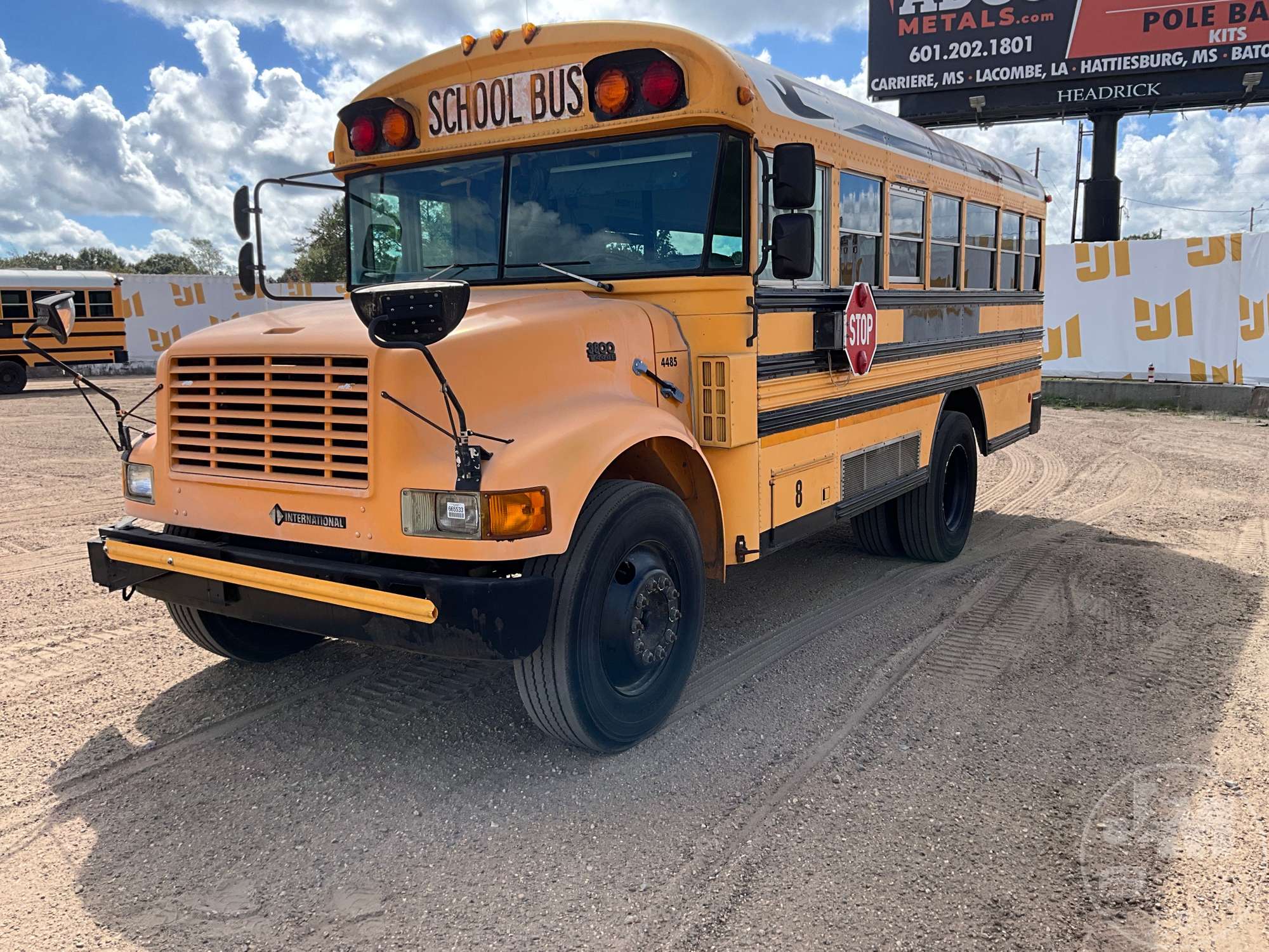 Photo of 1998 International 3800