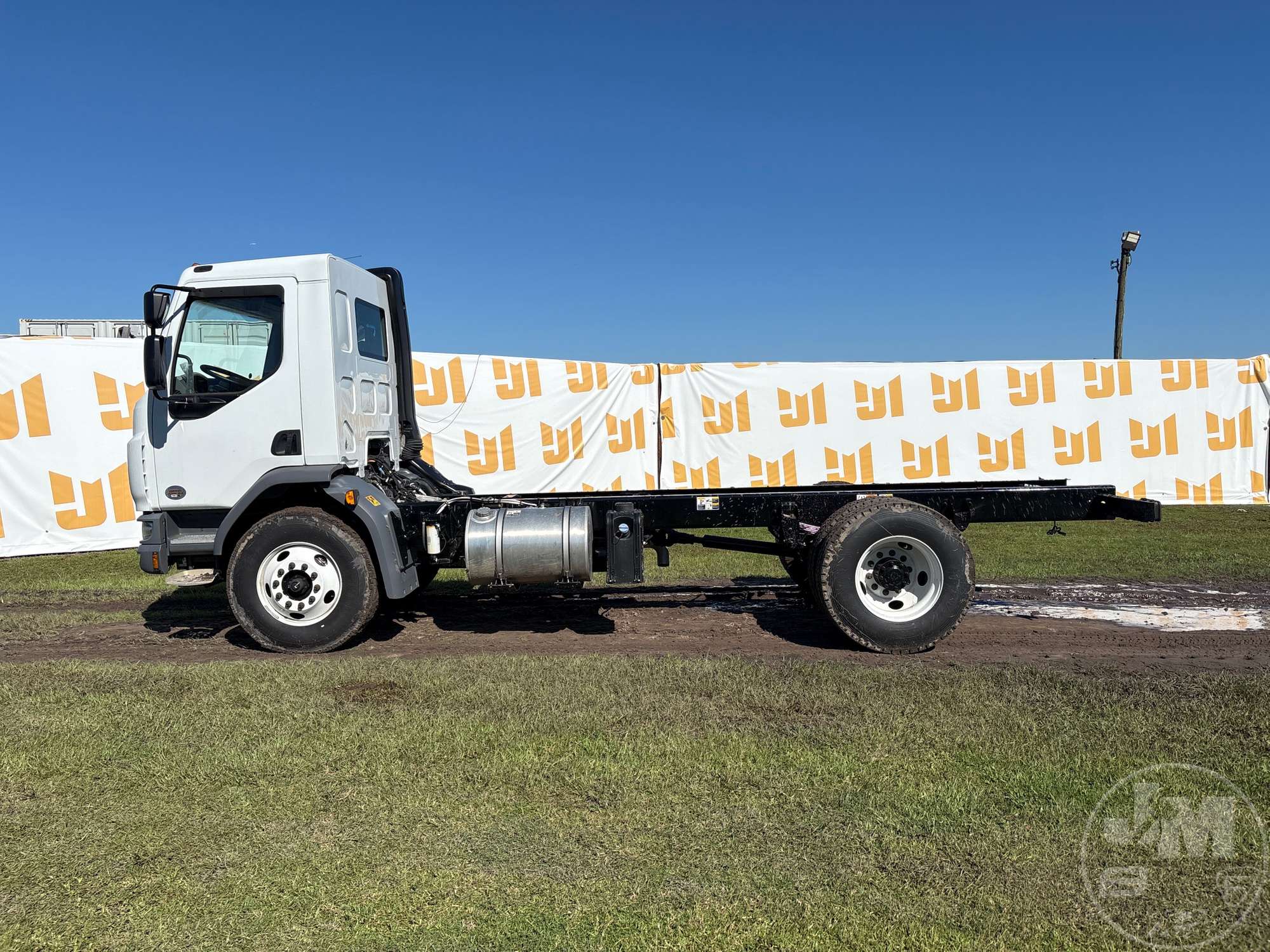 2025 Peterbilt 220