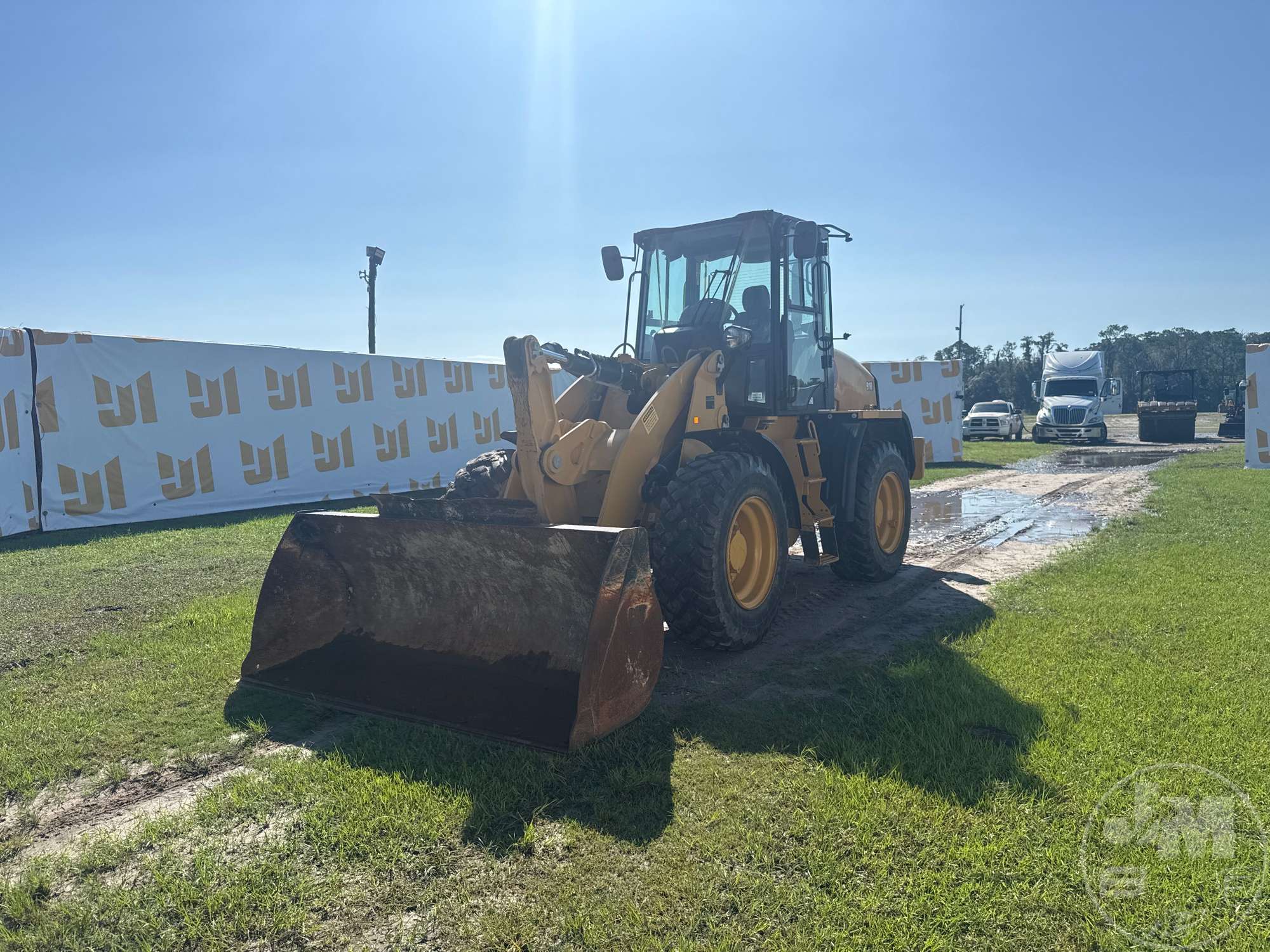 2021 Caterpillar 910
