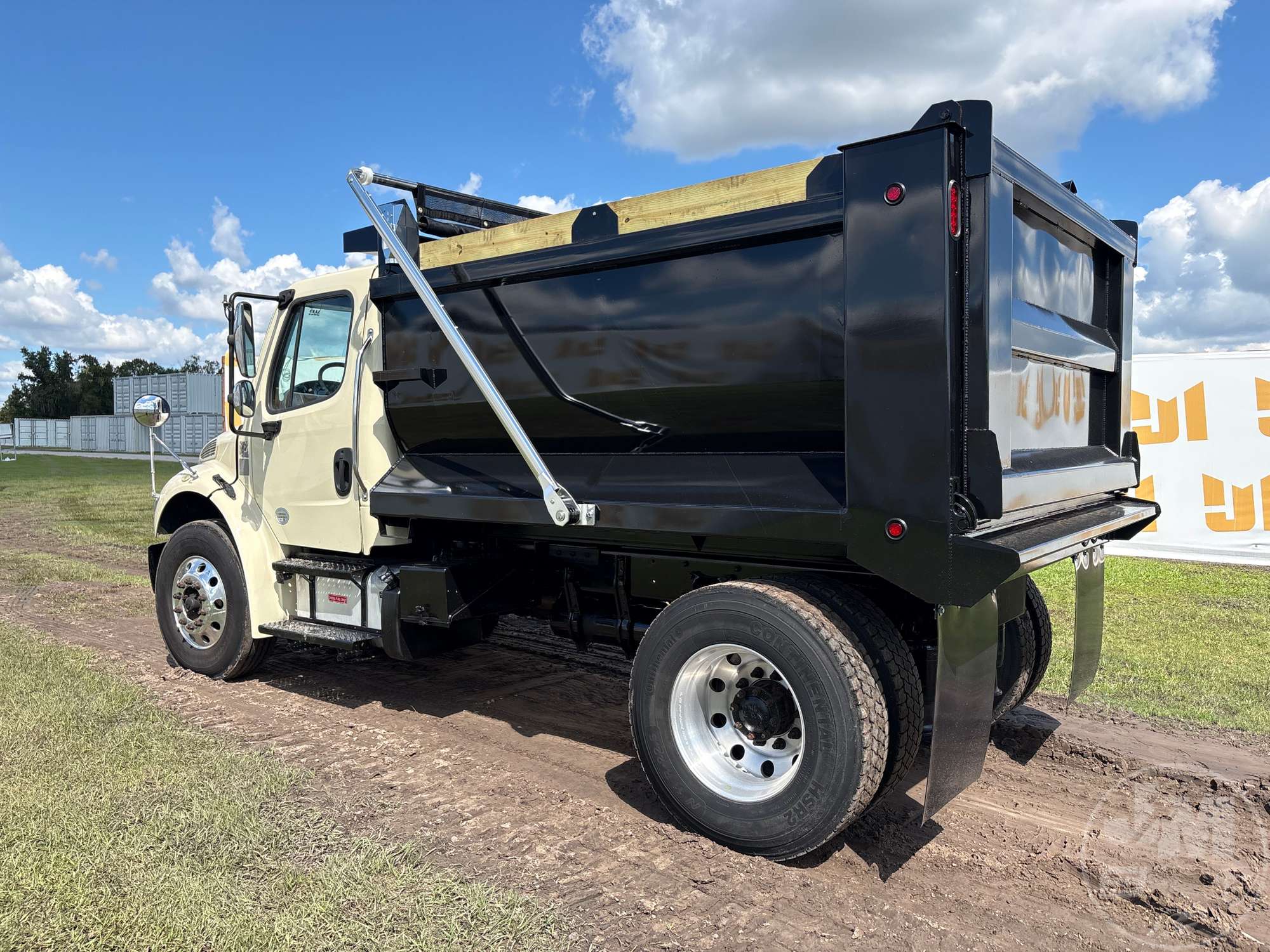 2020 Freightliner M2