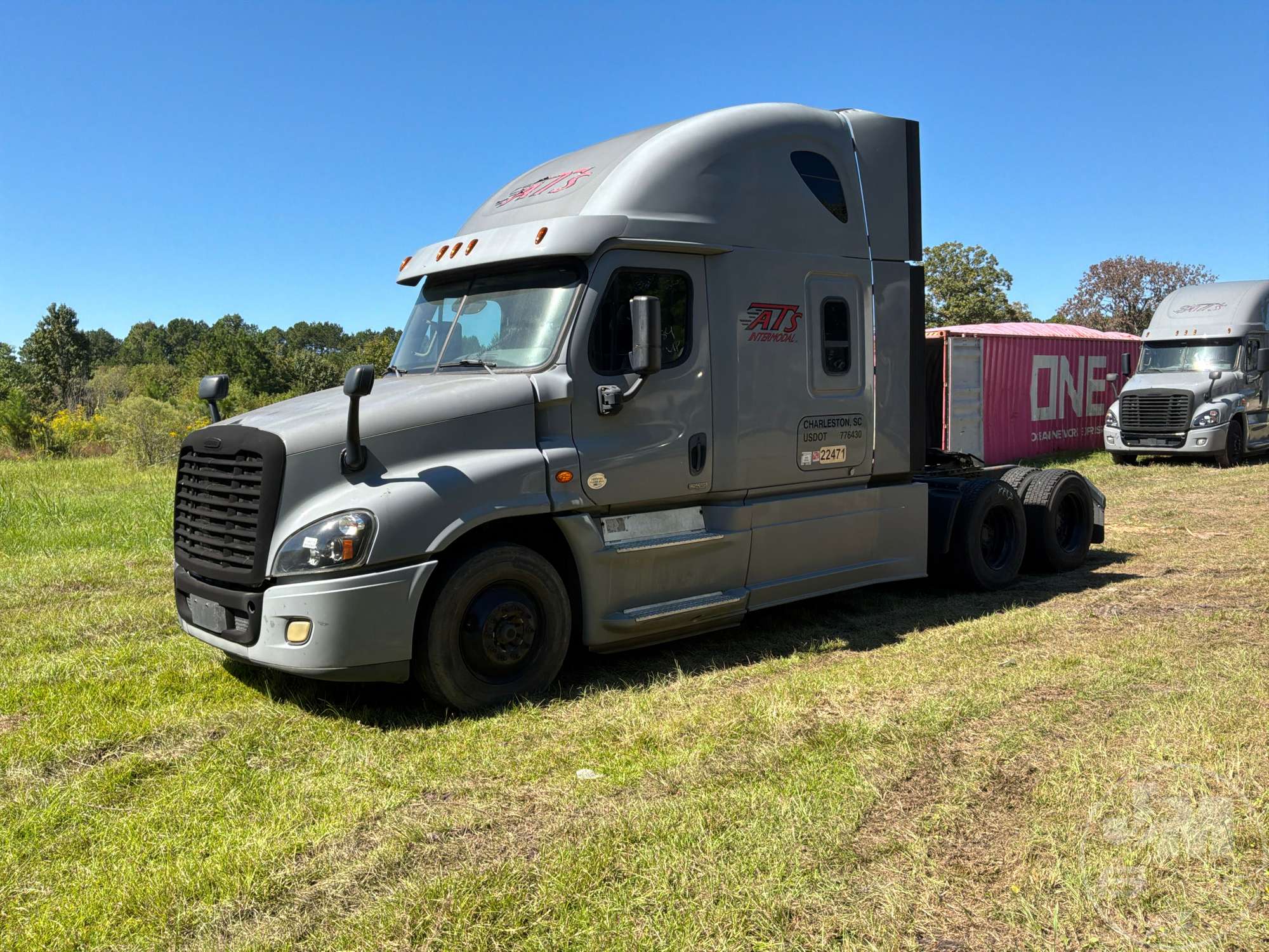 Photo of 2015 Freightliner Cascadia