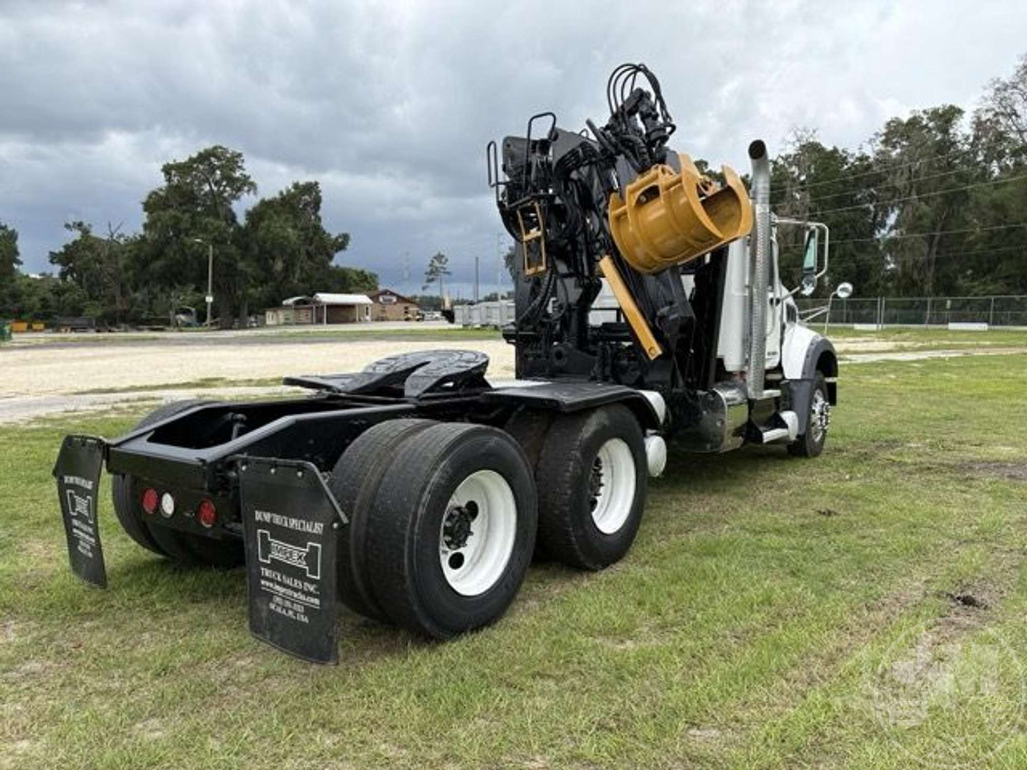 2017 Mack GU713