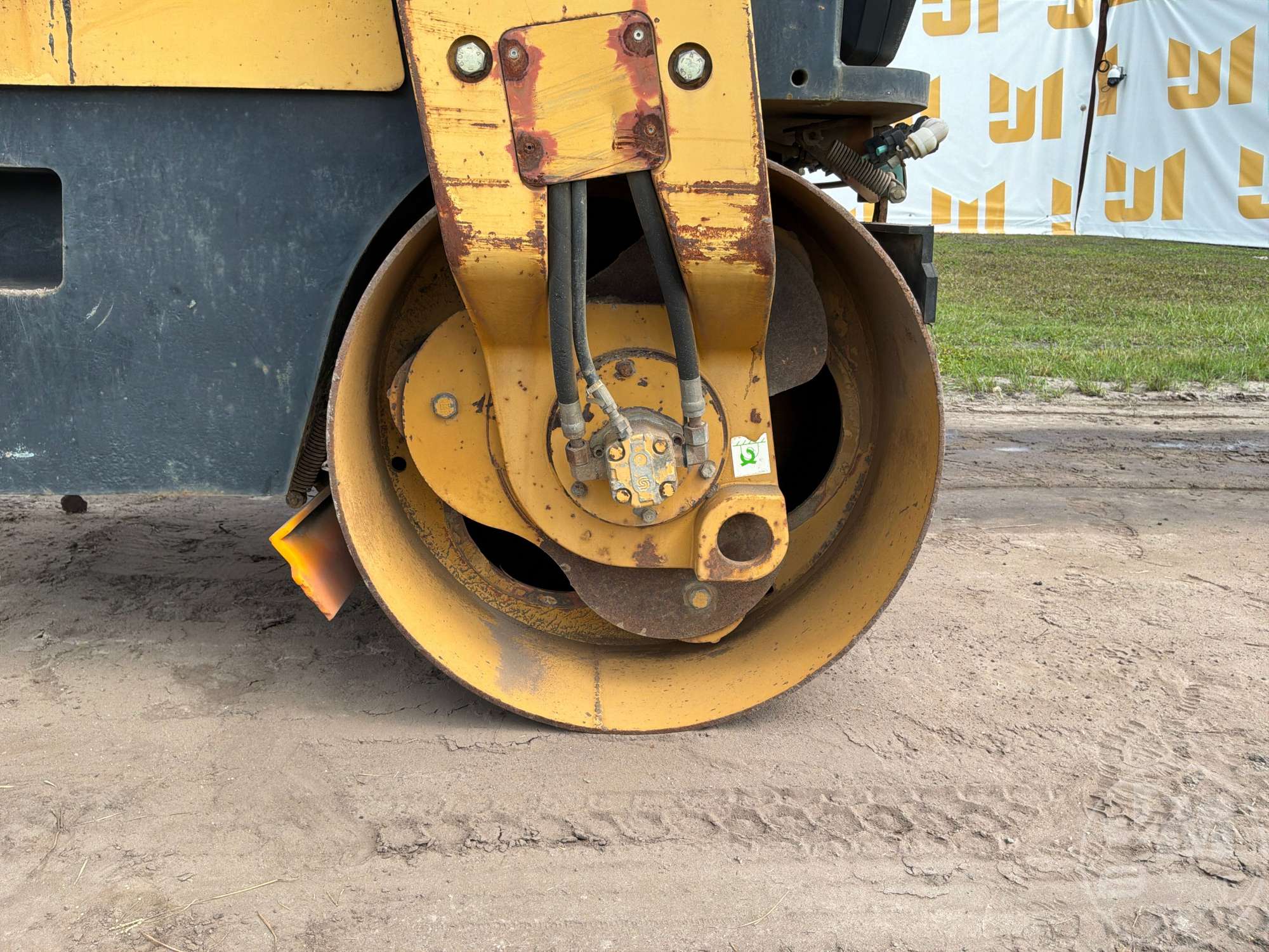 2003 Caterpillar CB334D