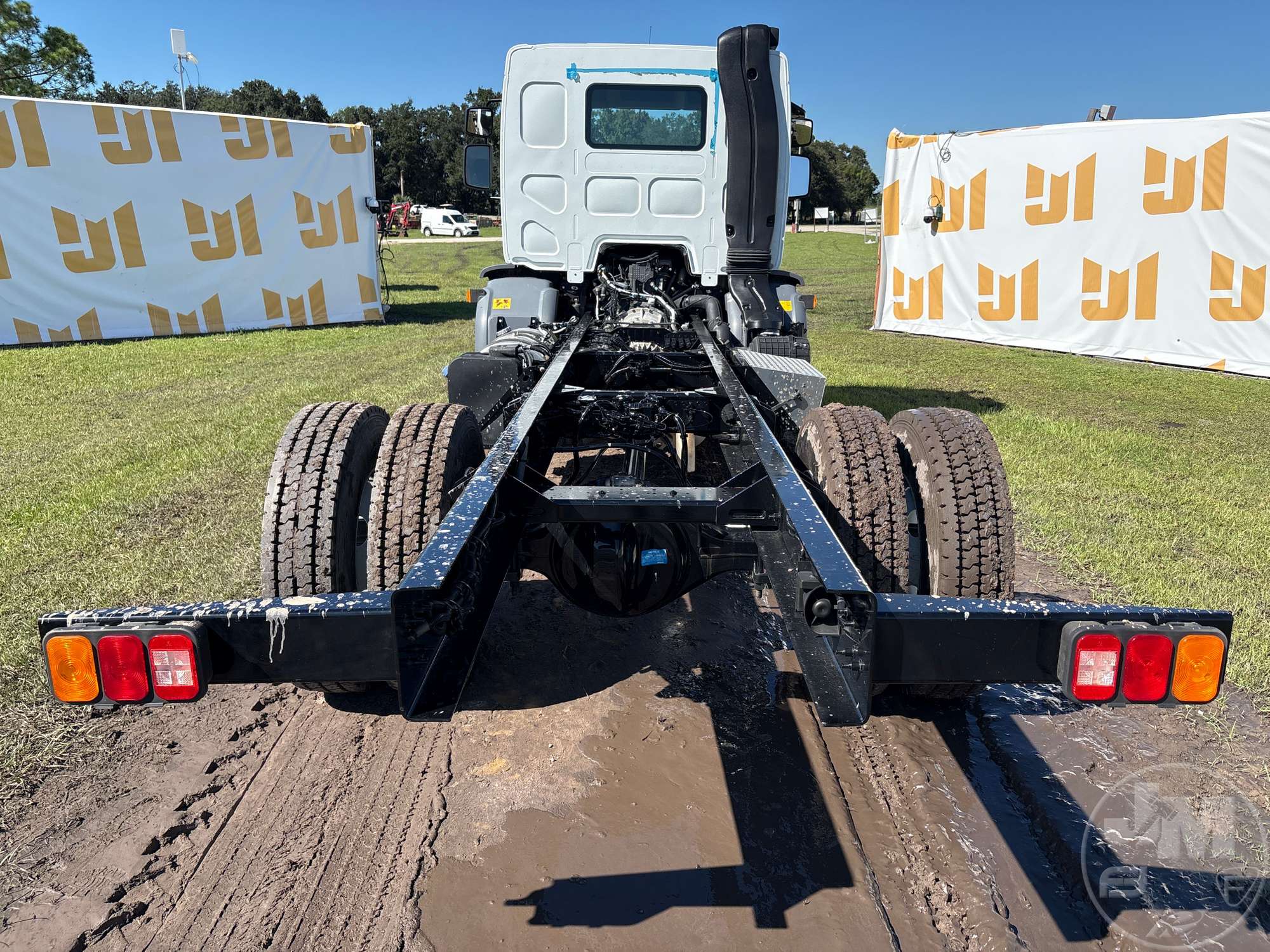 2025 Peterbilt 220