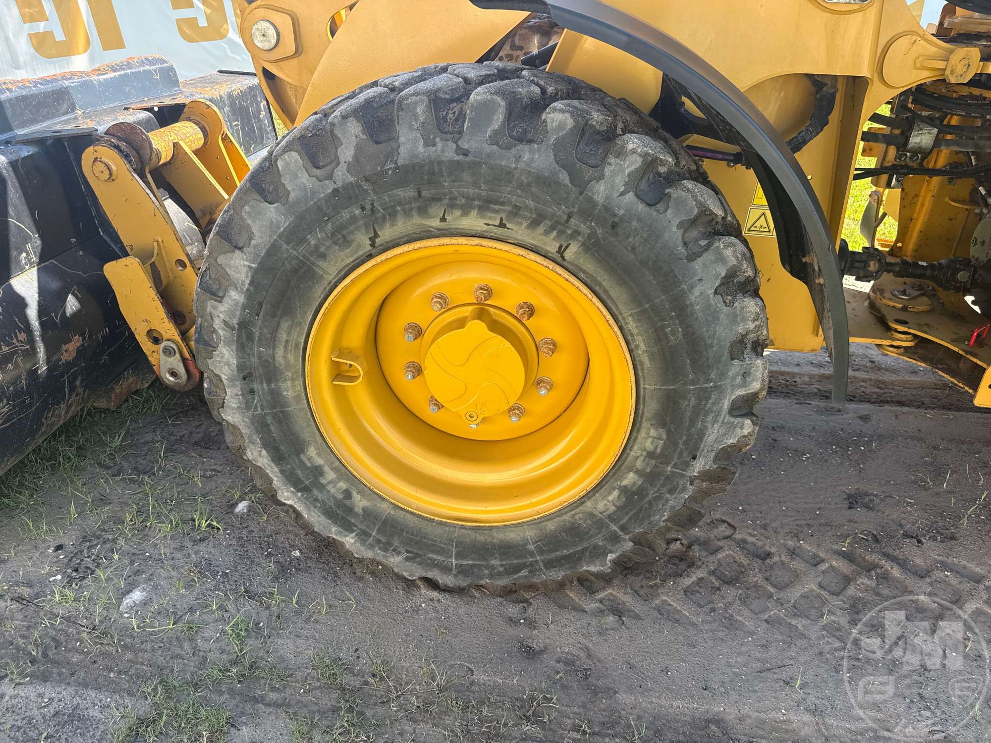 2021 Caterpillar 910