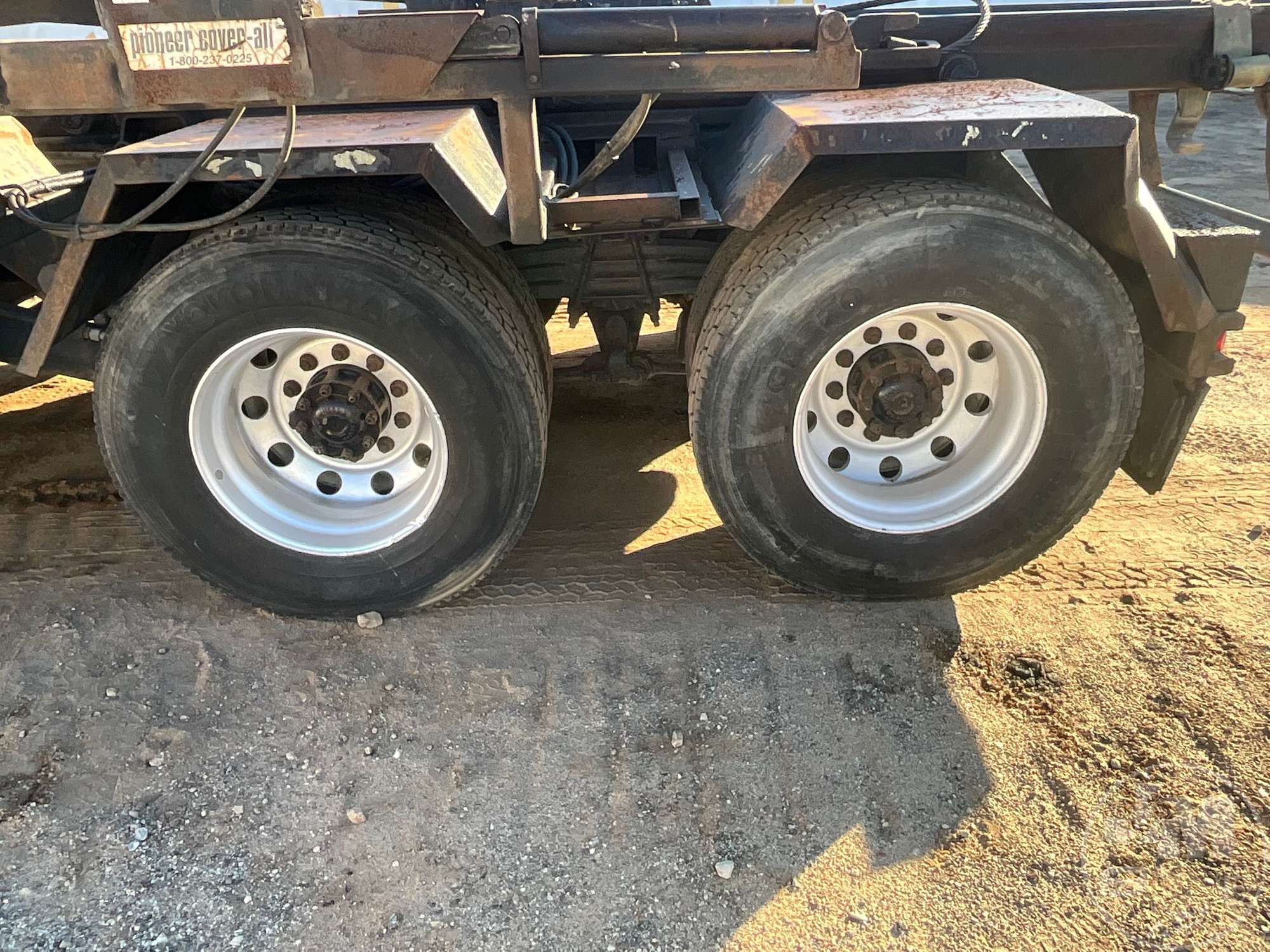 2003 Sterling L9500 SERIES
