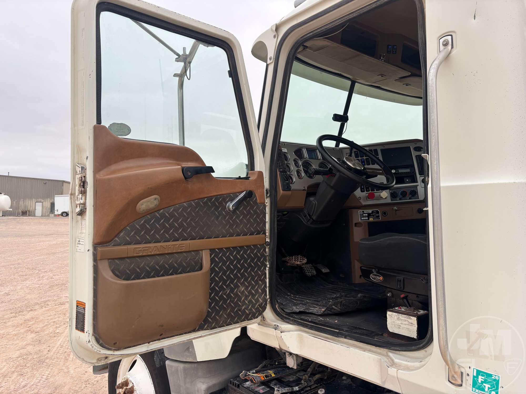 2013 Mack GU713