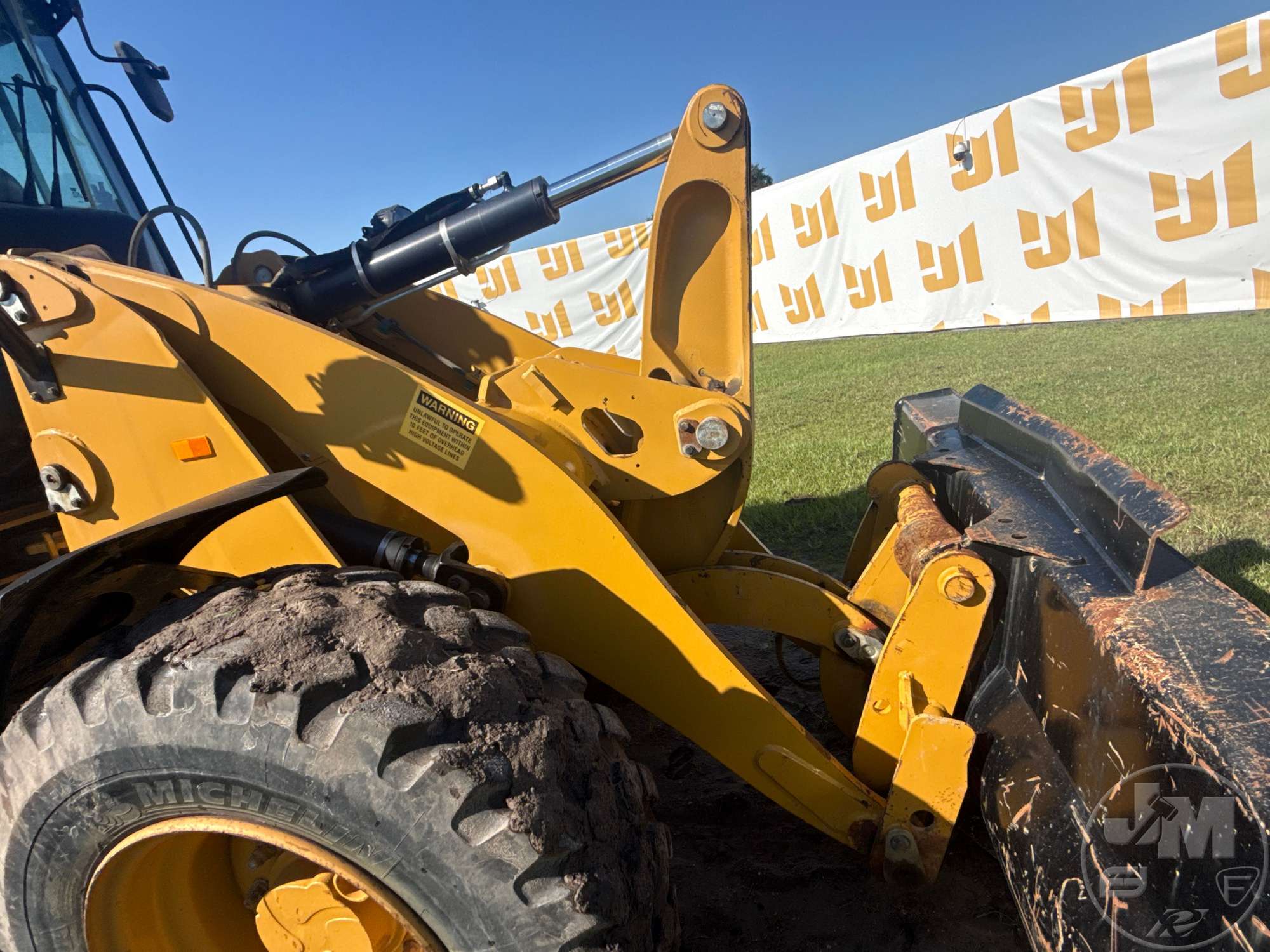 2021 Caterpillar 910