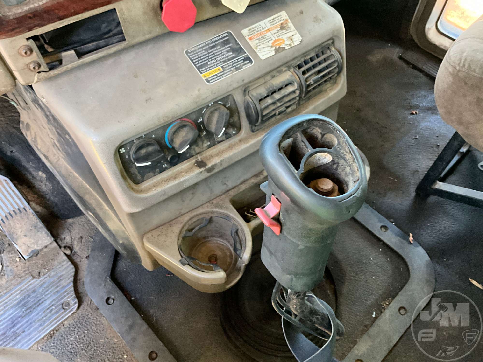 2004 Mack CH613