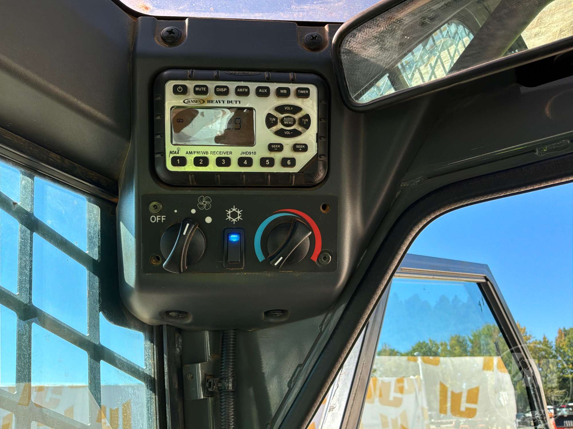 2023 Takeuchi TL6R