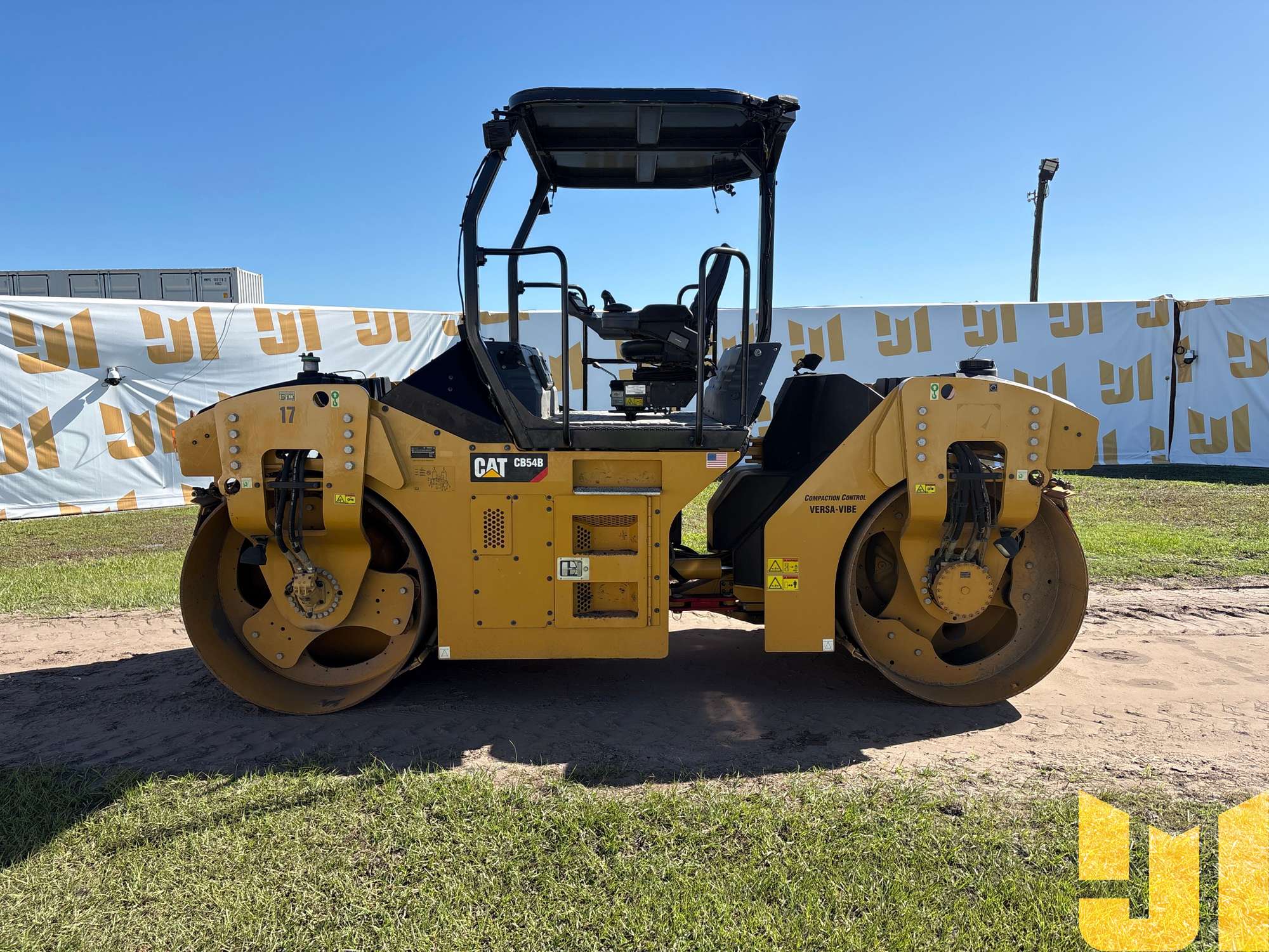 2016 Caterpillar CB54B