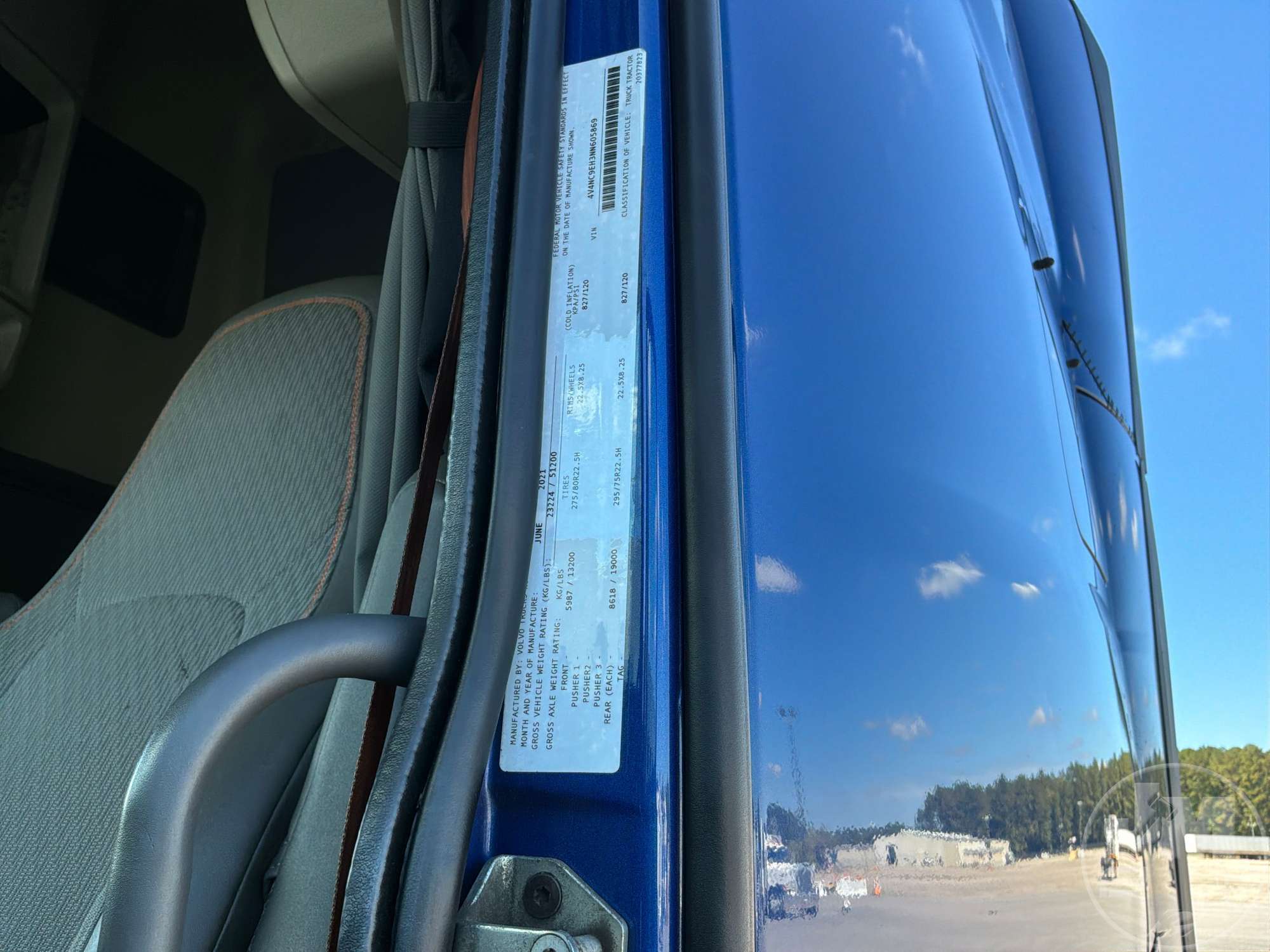 2022 Volvo VNL760