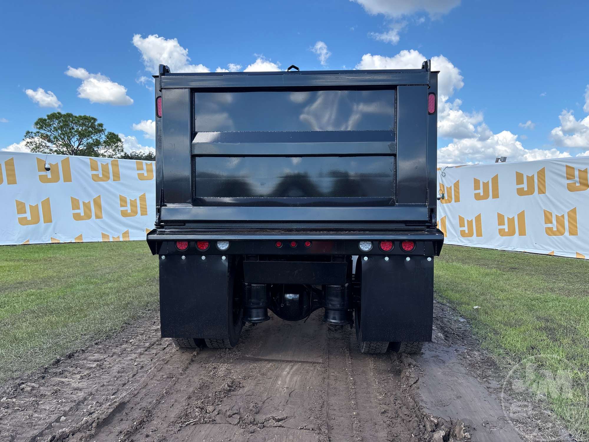 2020 Freightliner M2