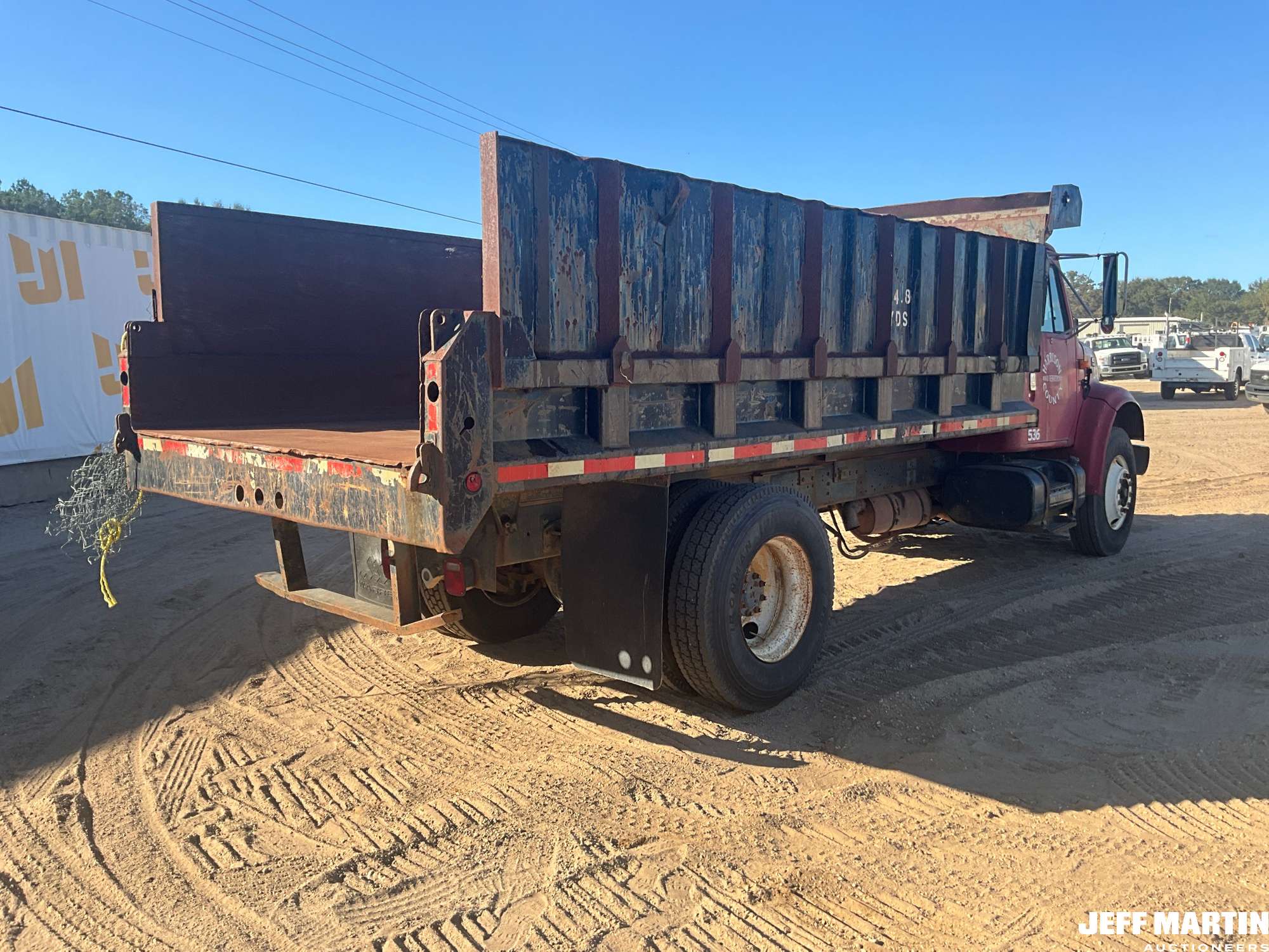 2001 International 4700