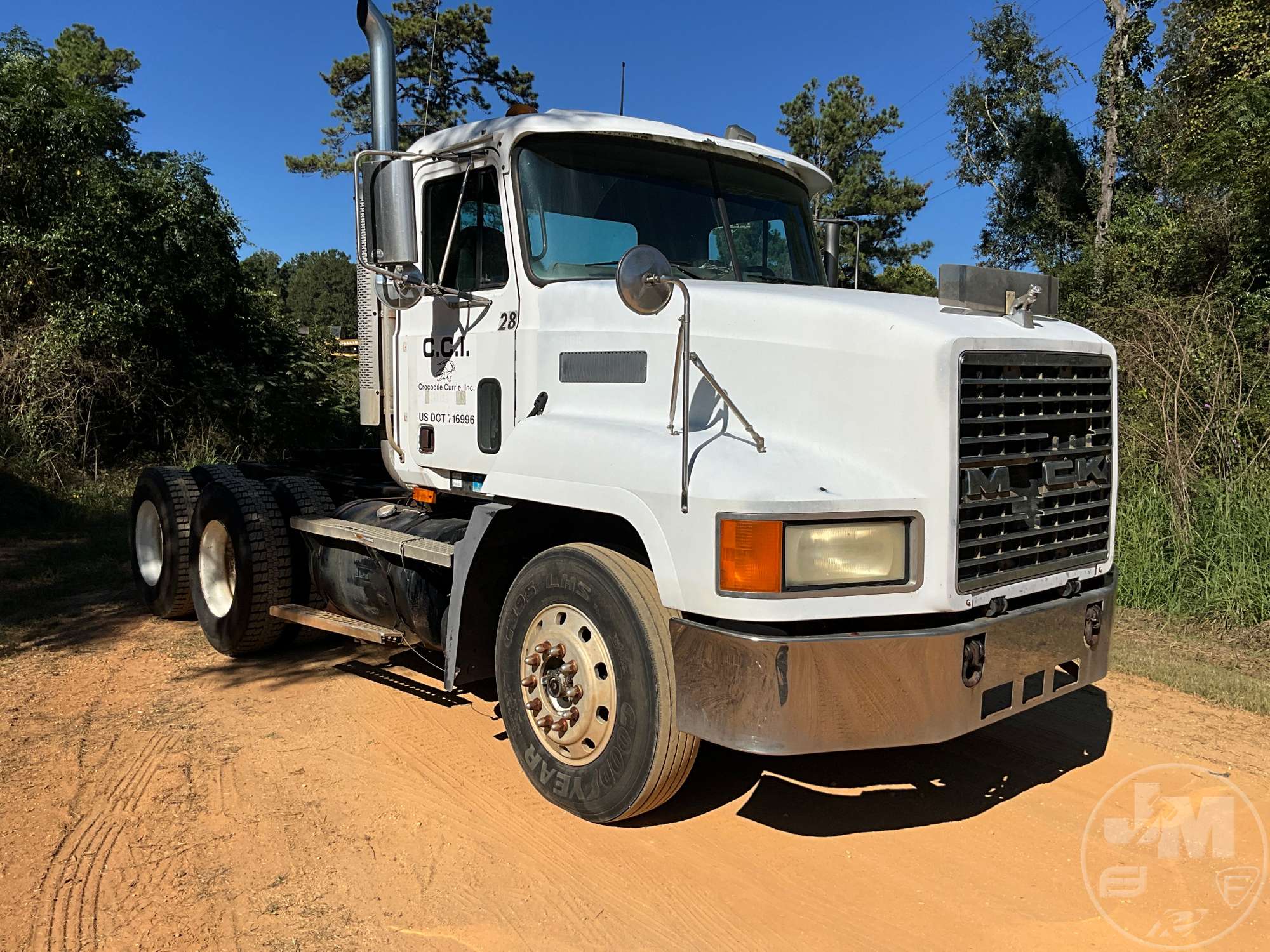 2000 Mack CH 613