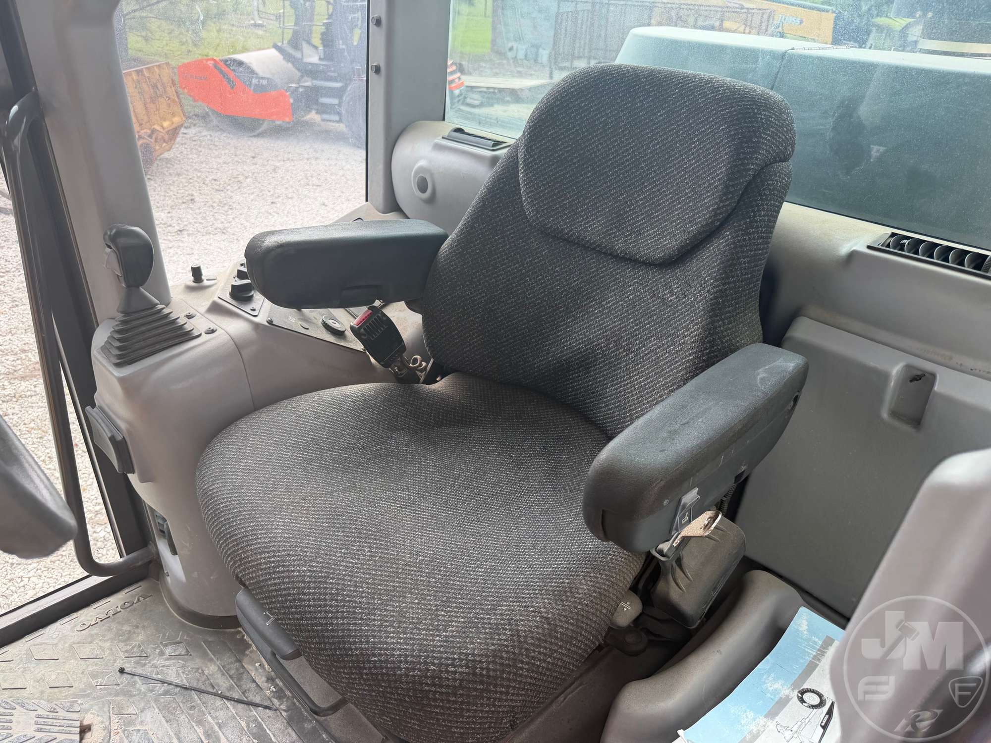 2015 Volvo G930B