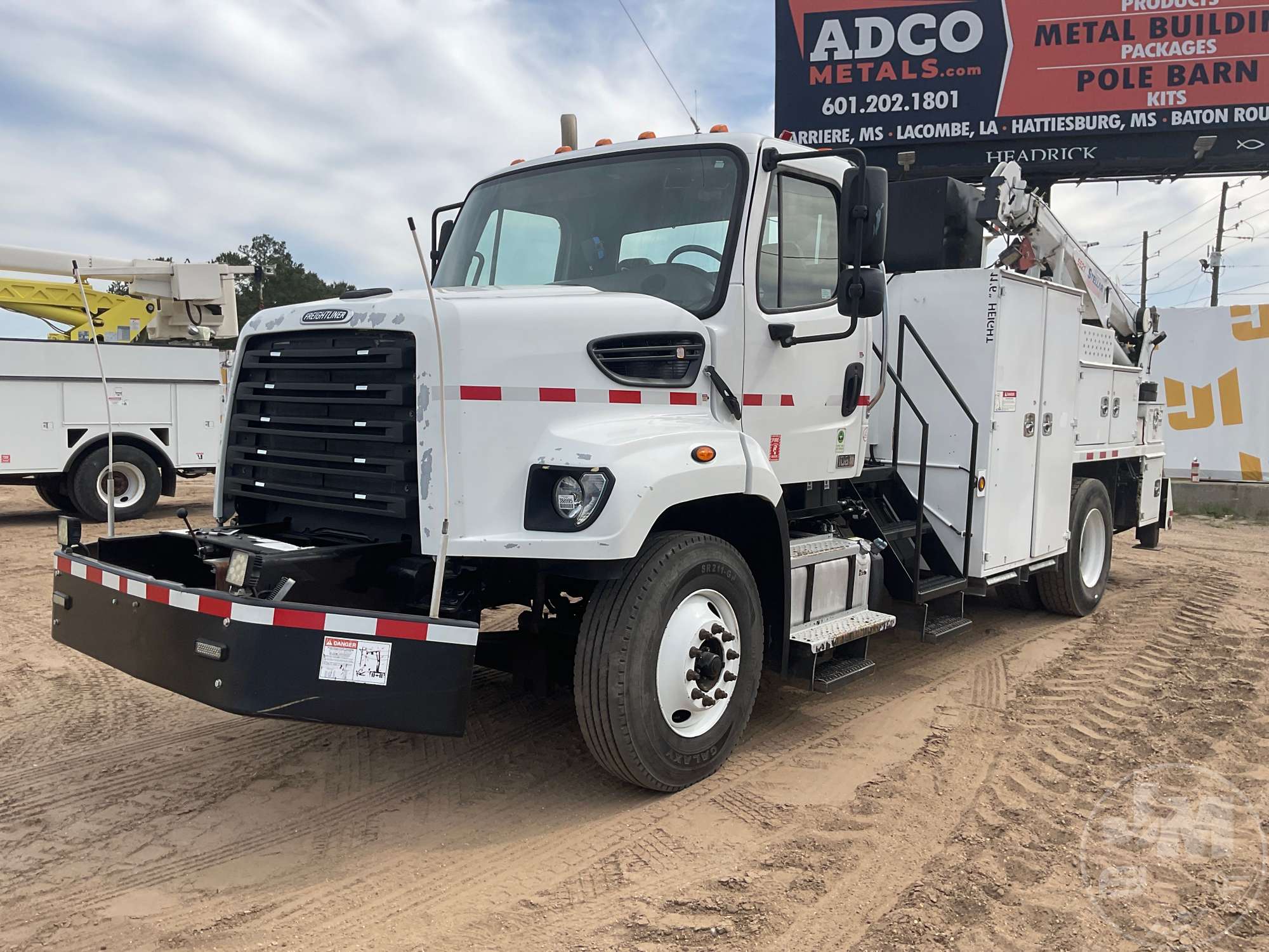 2016 Freightliner 108SD