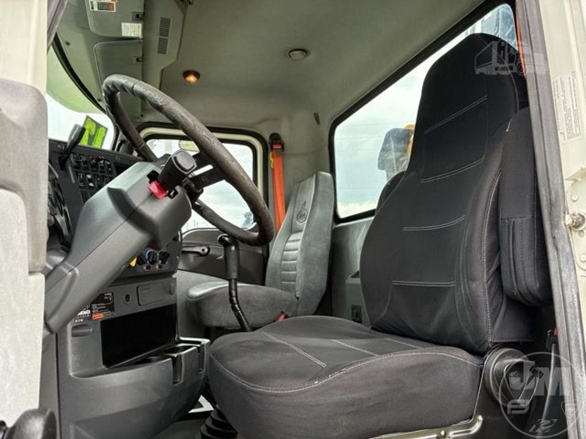 2017 Mack GU713