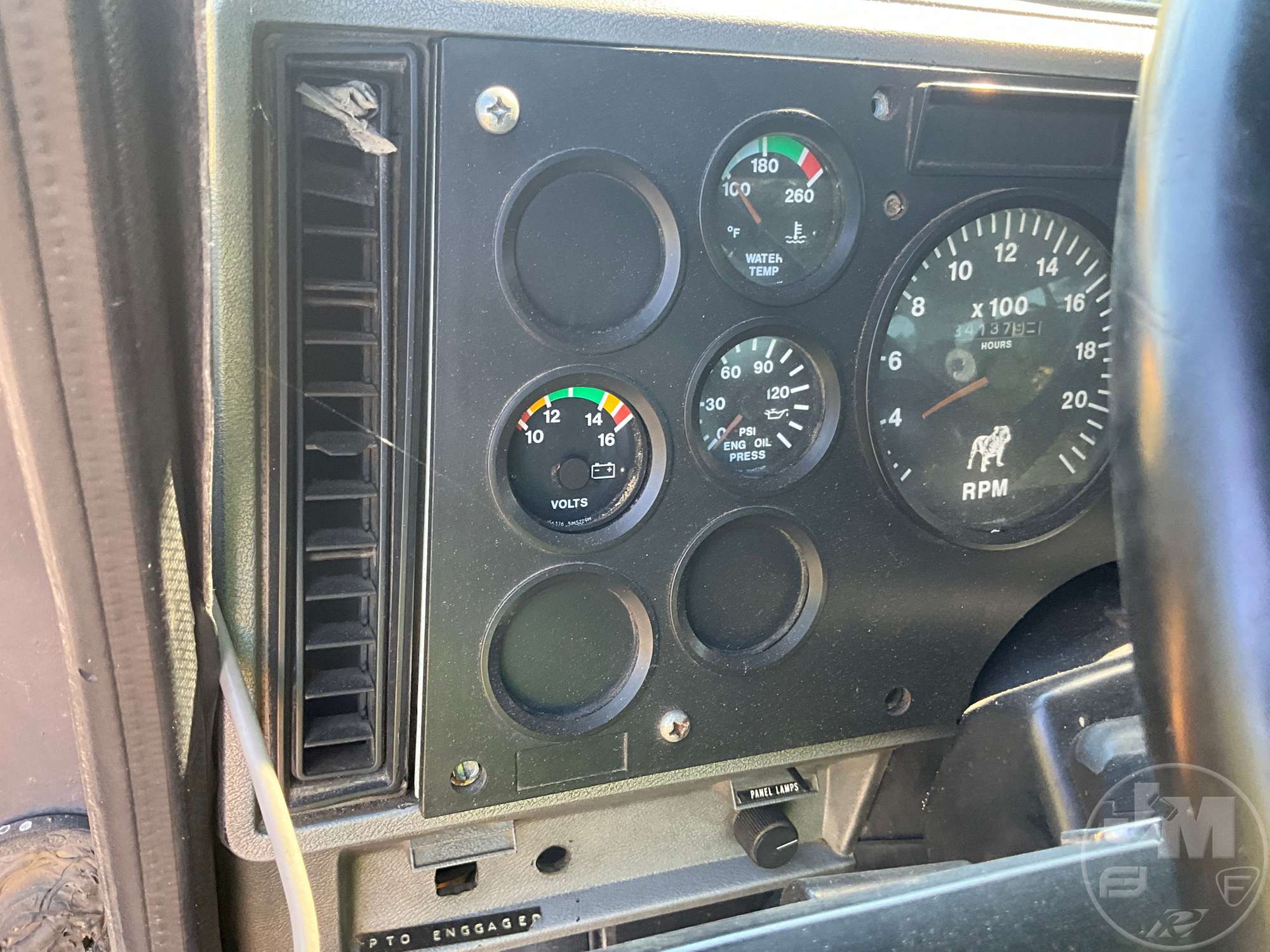1996 Mack CH613