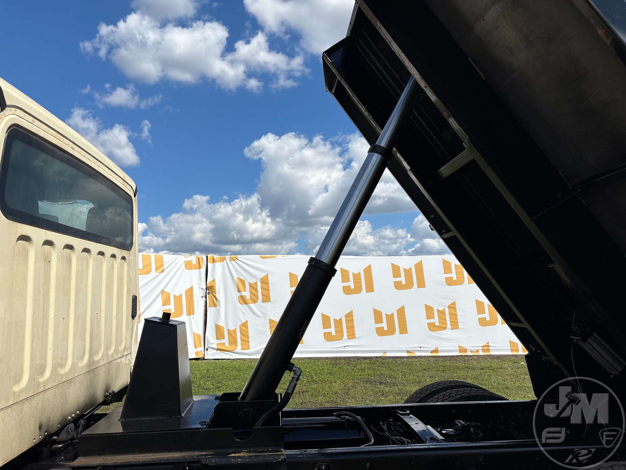 2020 Freightliner M2