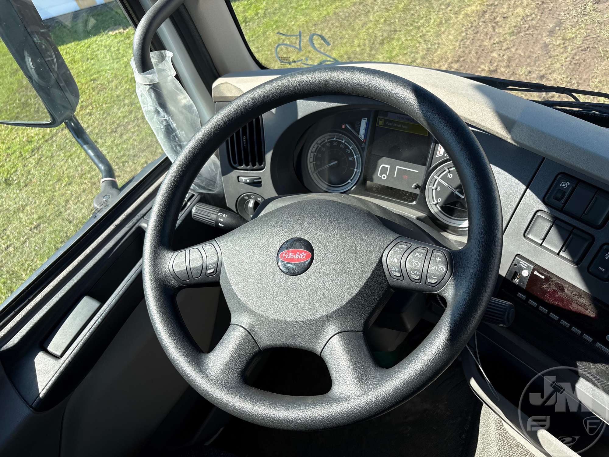 2025 Peterbilt 220