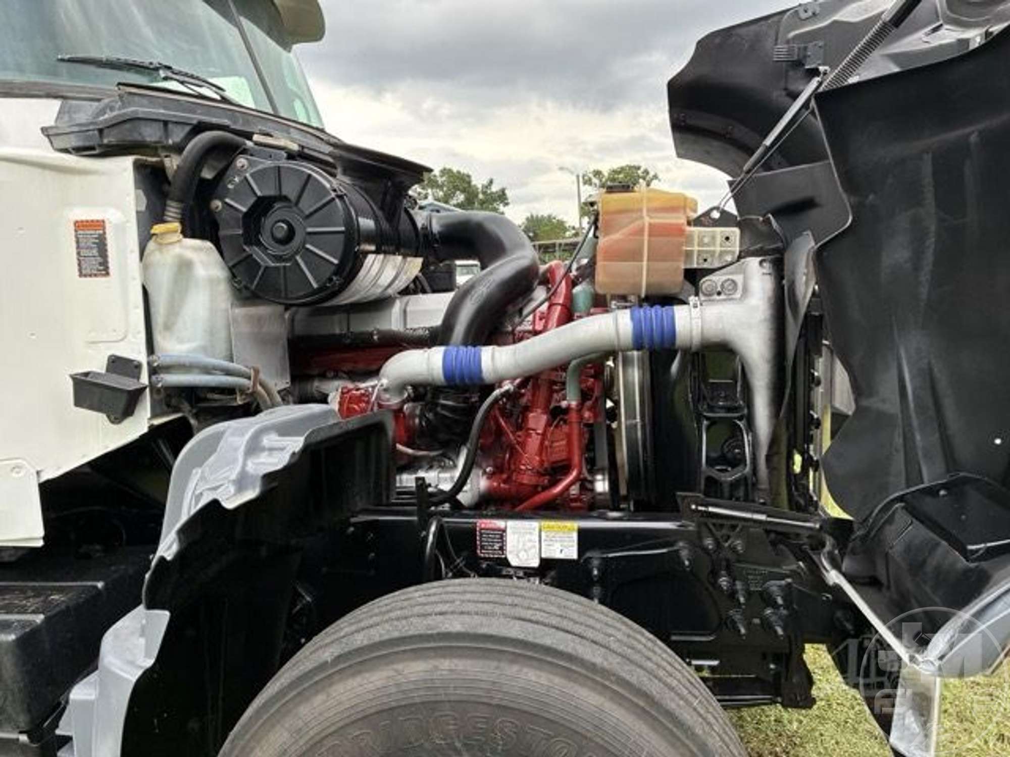 2017 Mack GU713