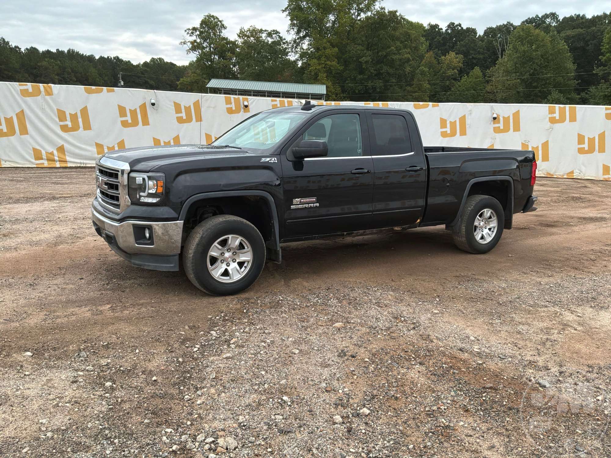Photo of 2015 GMC Sierra 1500 SLE