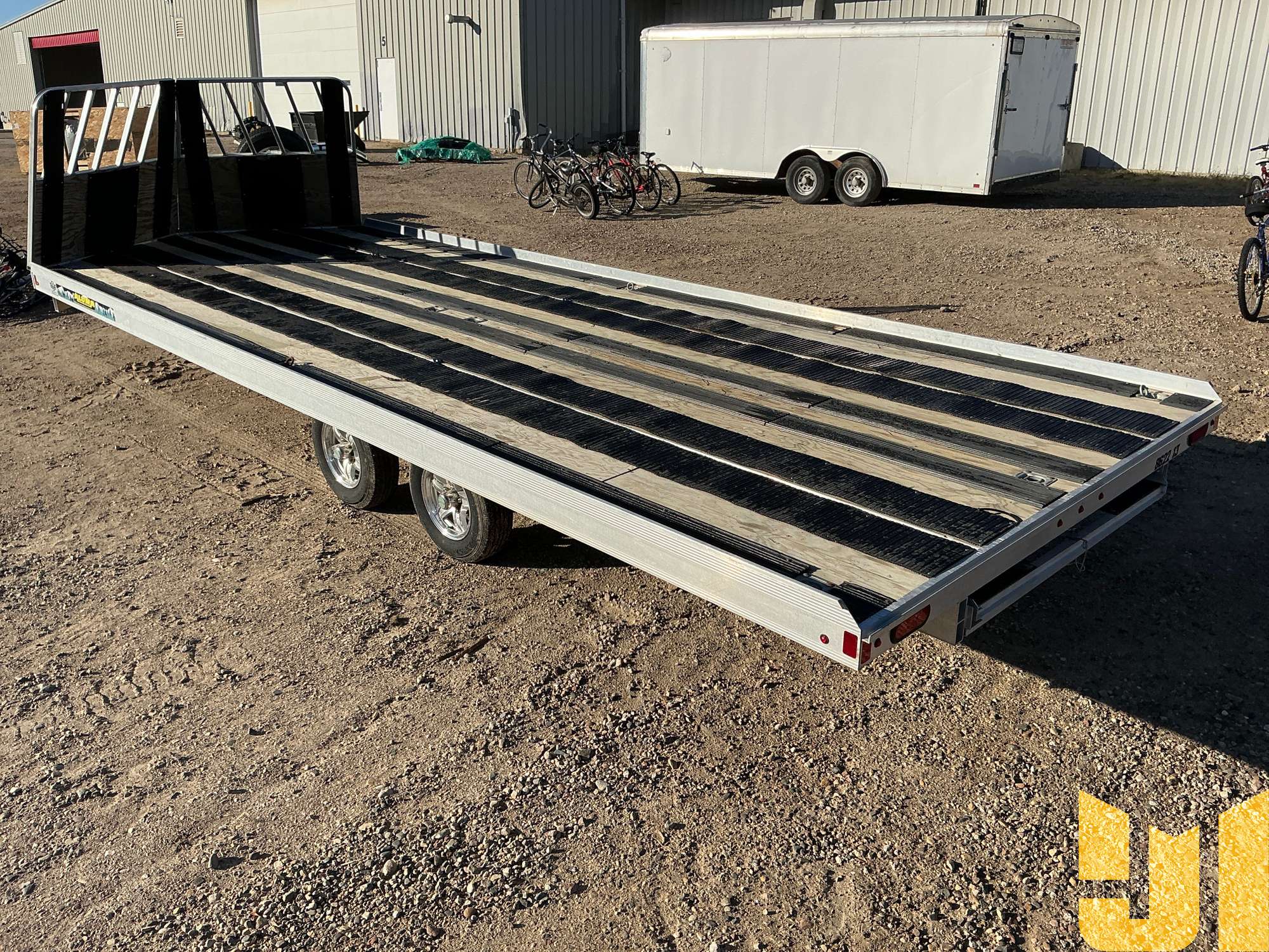 2019 Aluma 8622 V-NOSE SNOWMOBILE TRAILER
