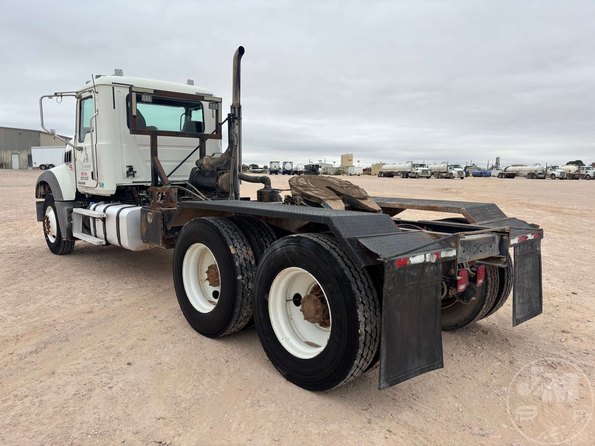 2013 Mack GU713
