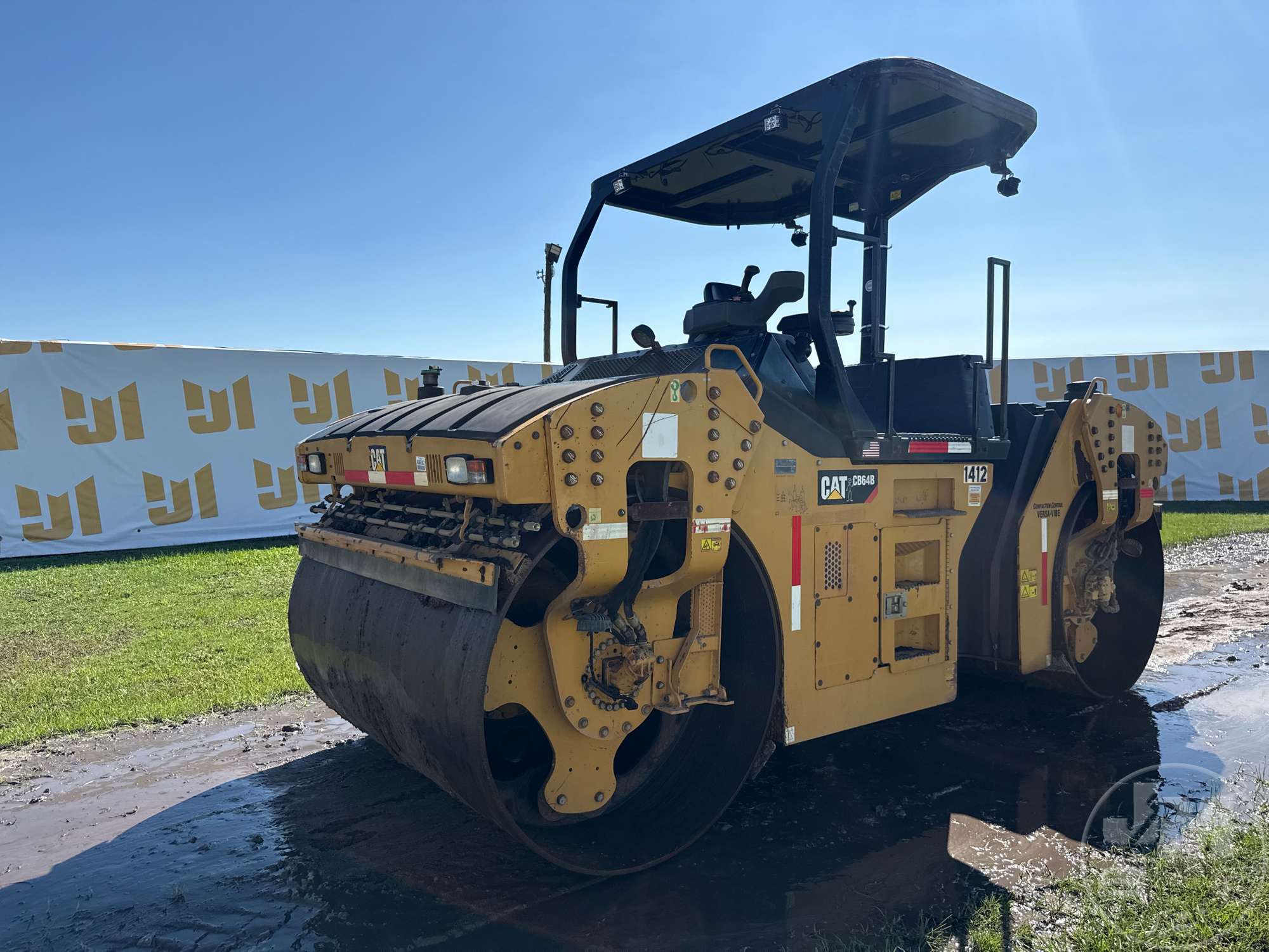 Photo of 2016 Caterpillar CB64B