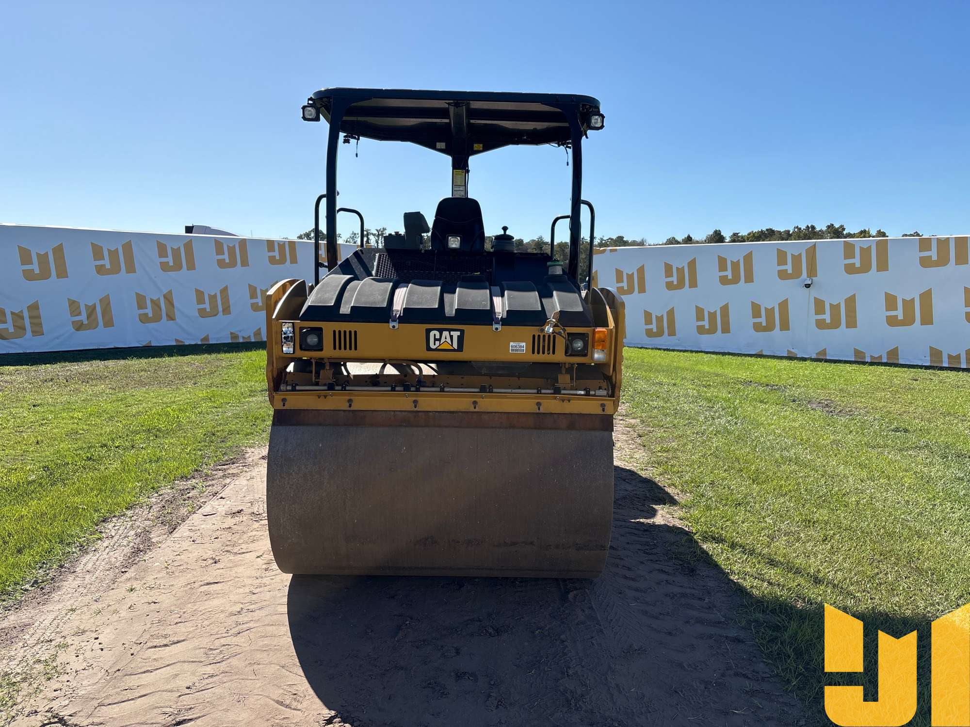 2016 Caterpillar CB54B