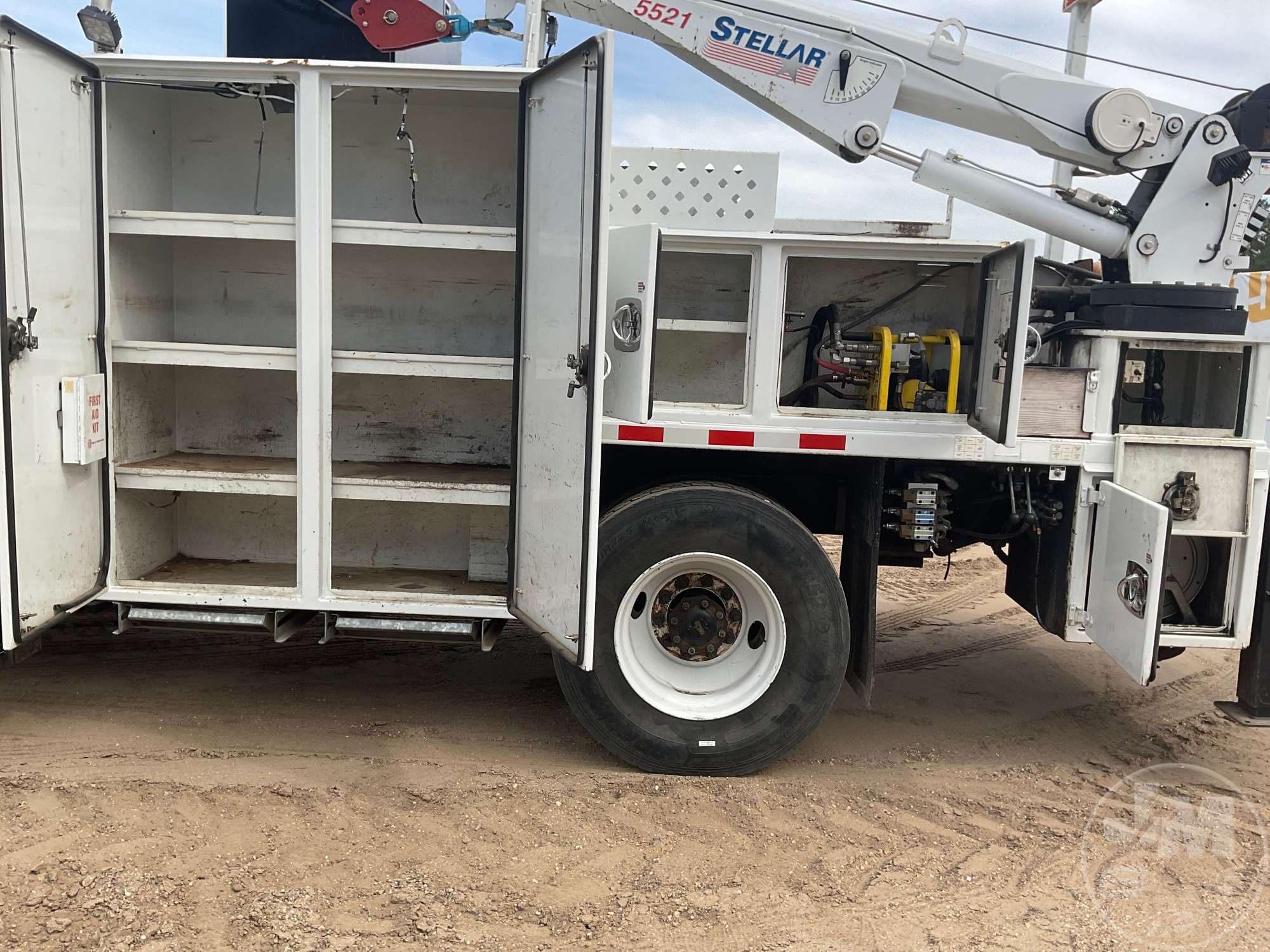 2016 Freightliner 108SD
