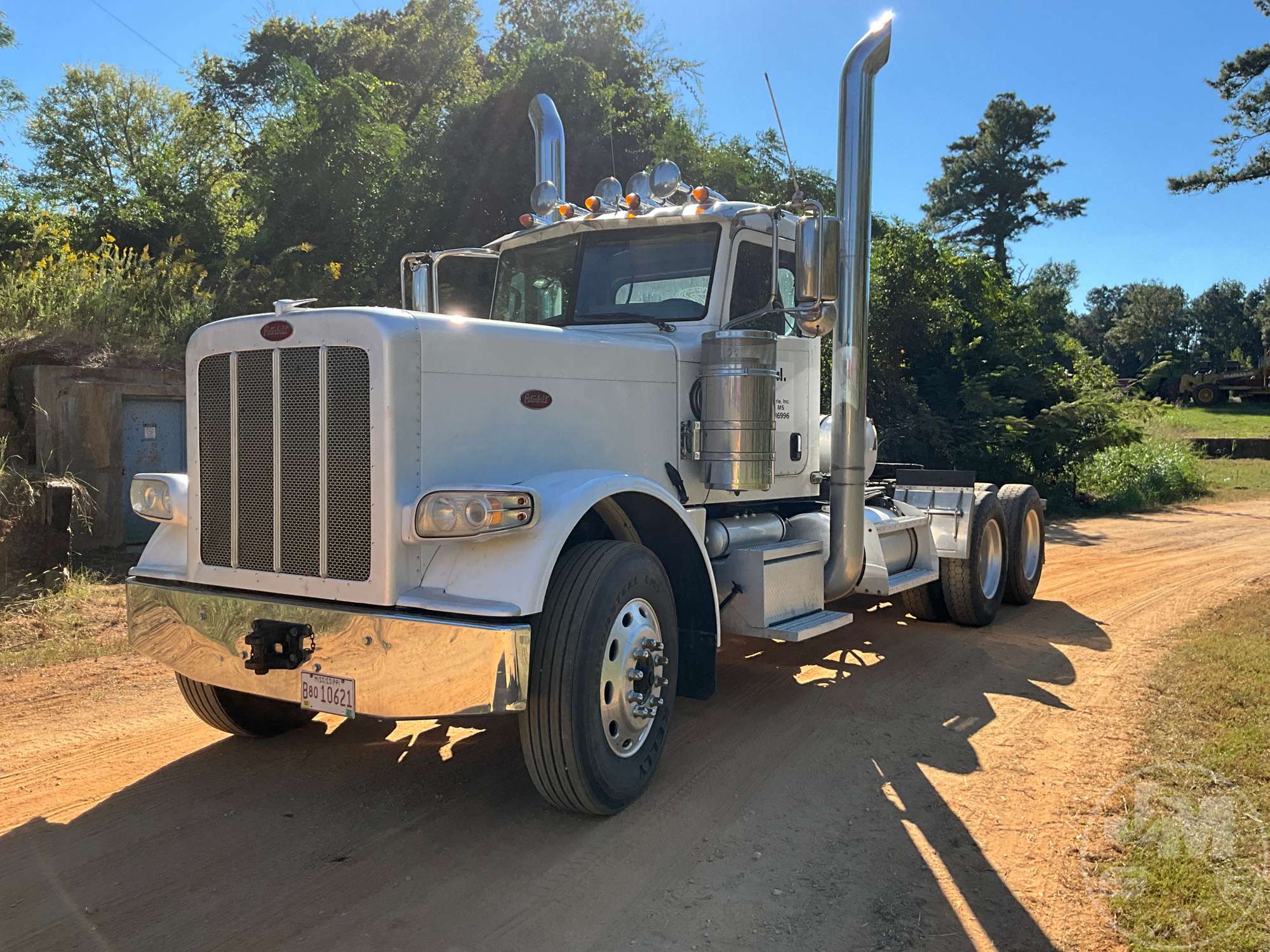 Photo of 2014 Peterbilt 389