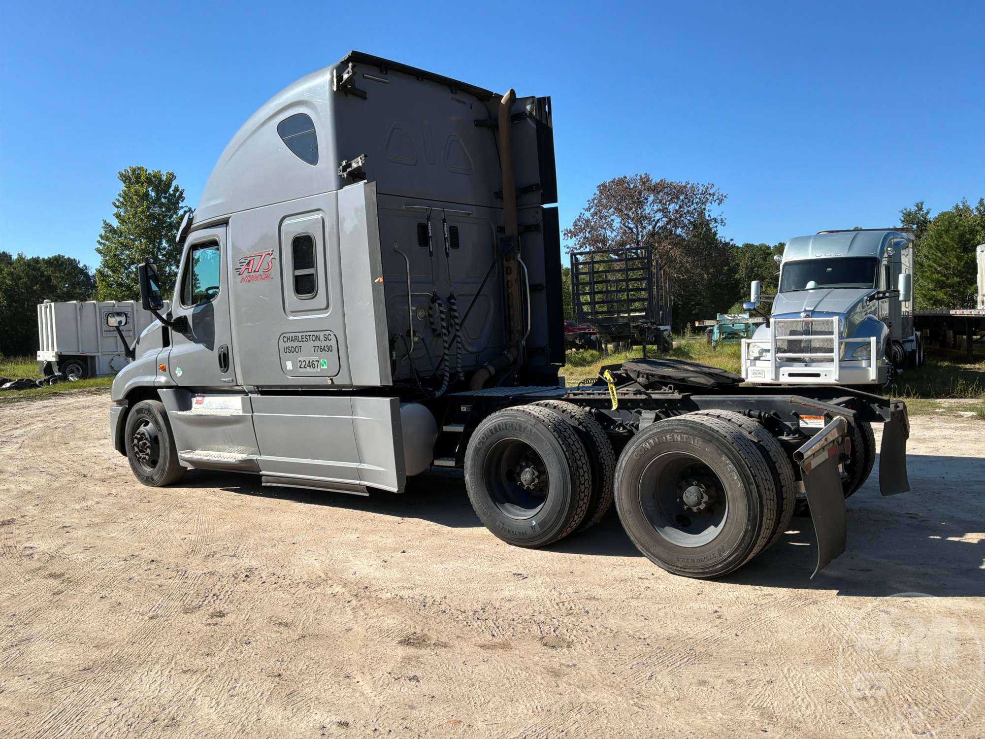 2015 Freightliner CASCADIA