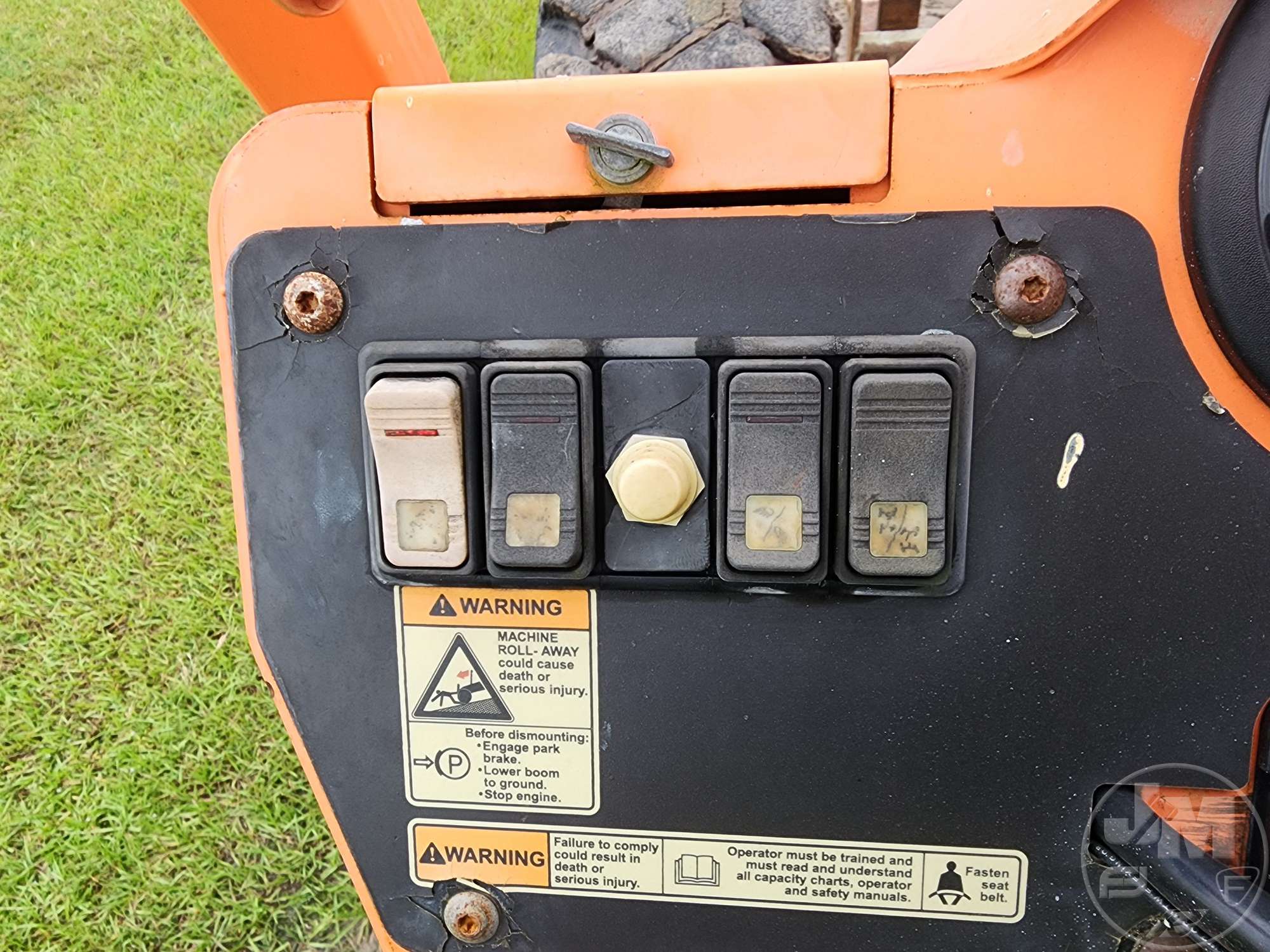 2017 JLG 6042