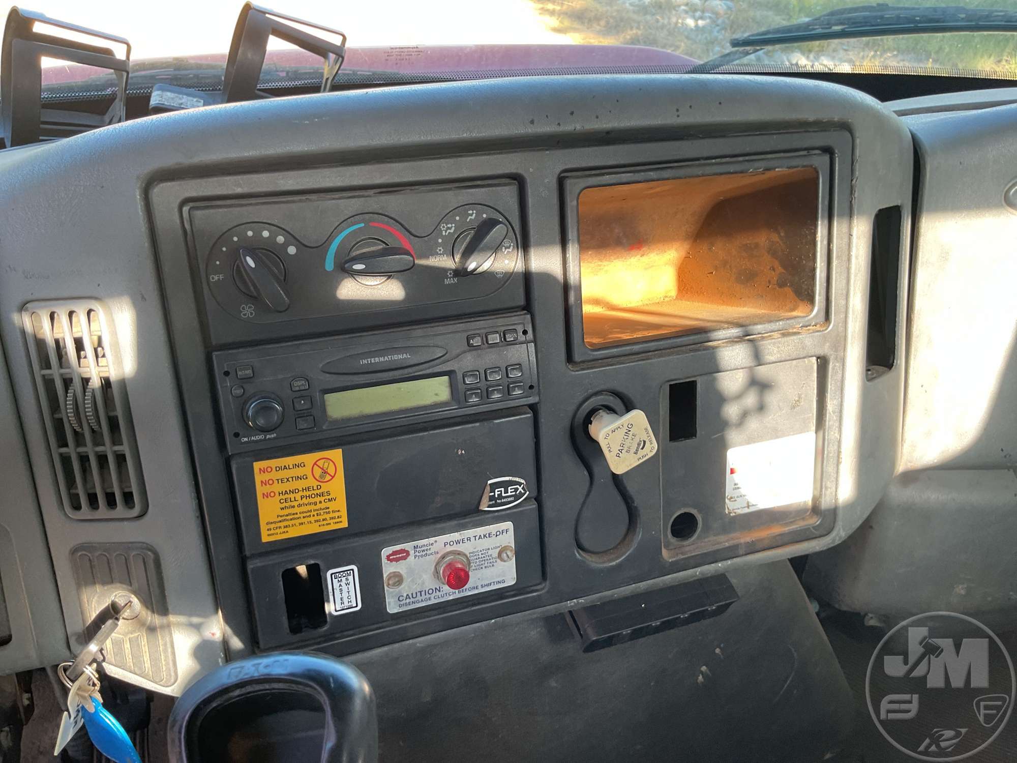 2006 International 4300 SBA 4X2