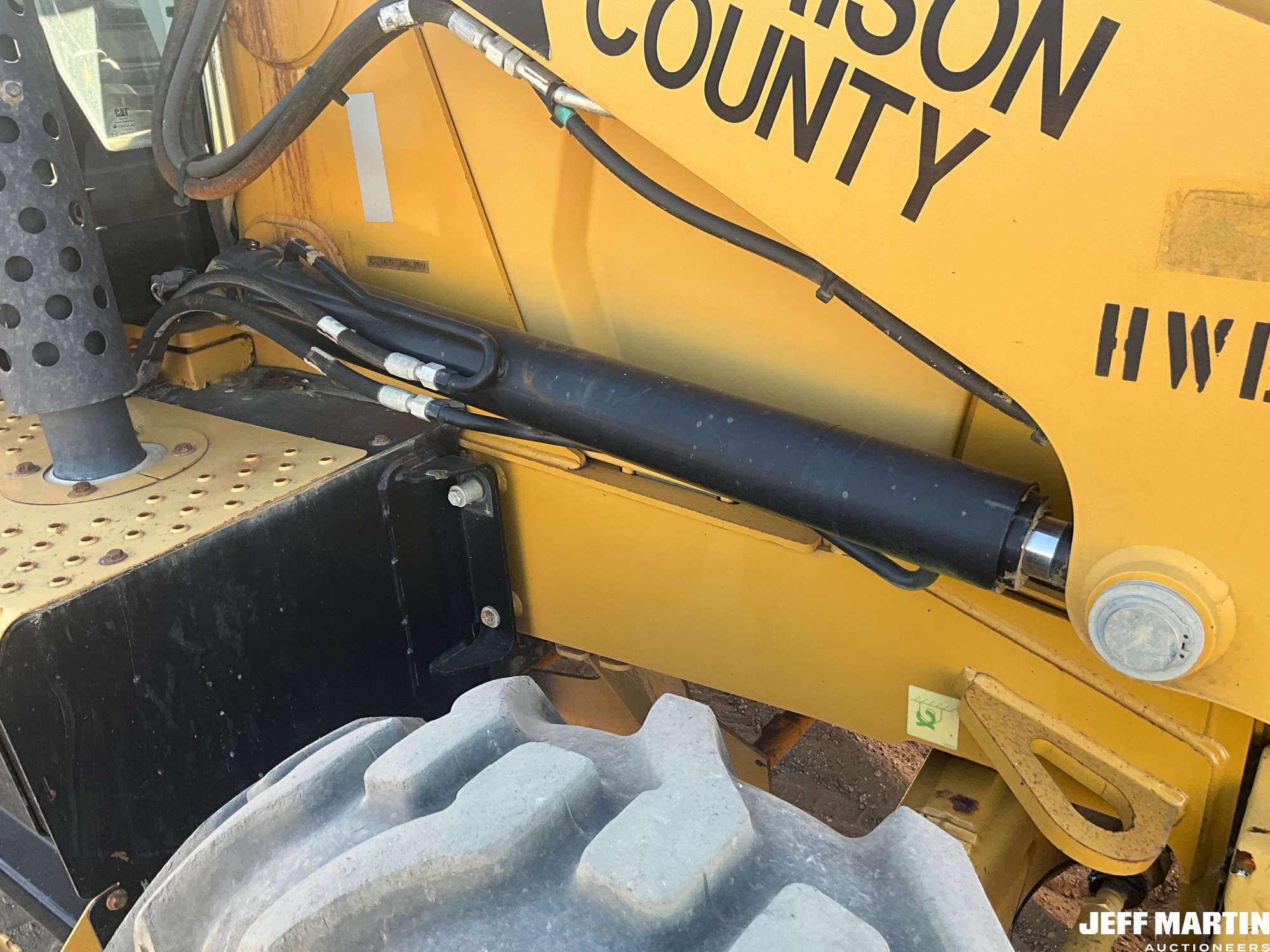 0 Caterpillar 416F2