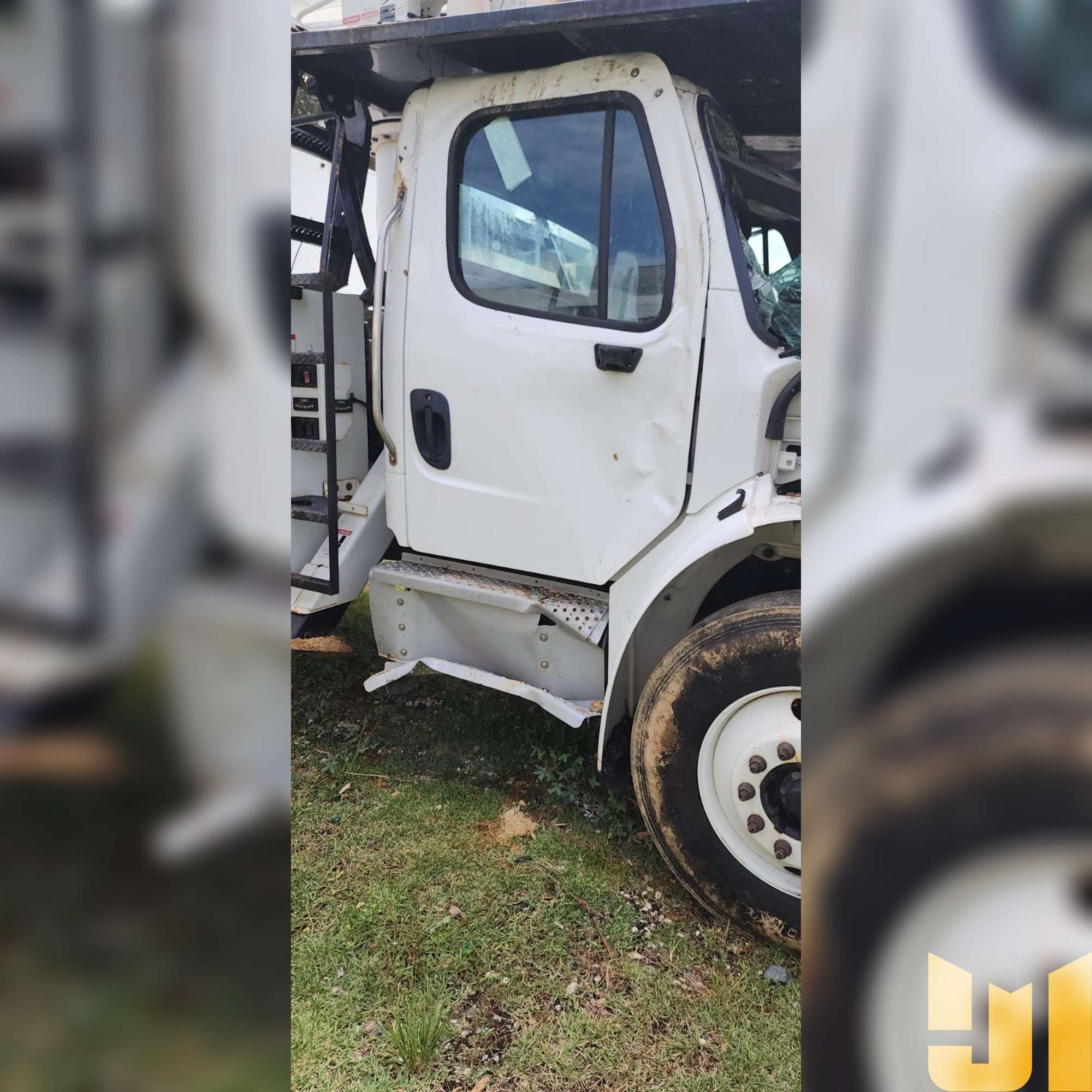 2021 Freightliner M2 106