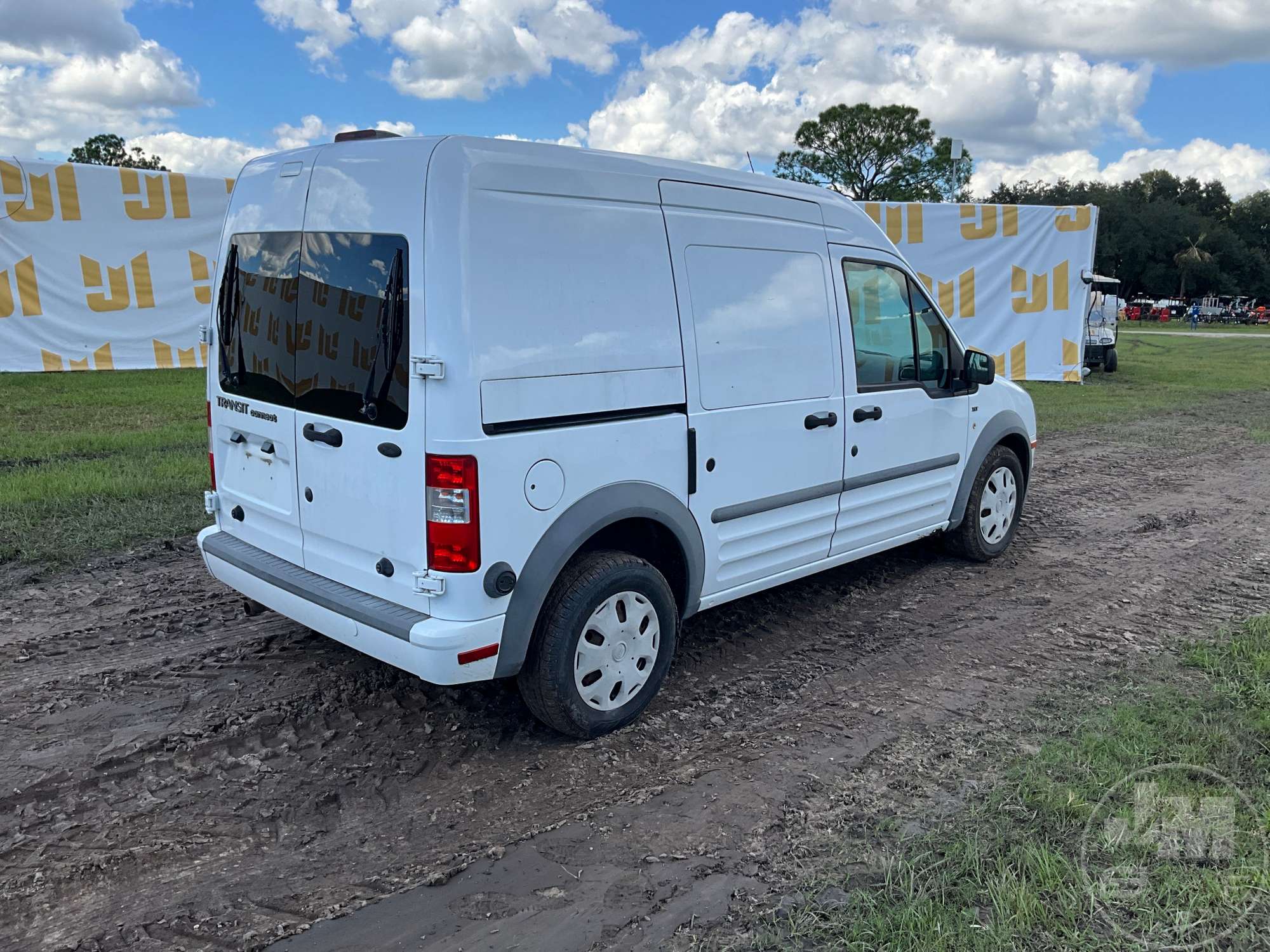 2011 Ford TRANSIT CONNECT XLT