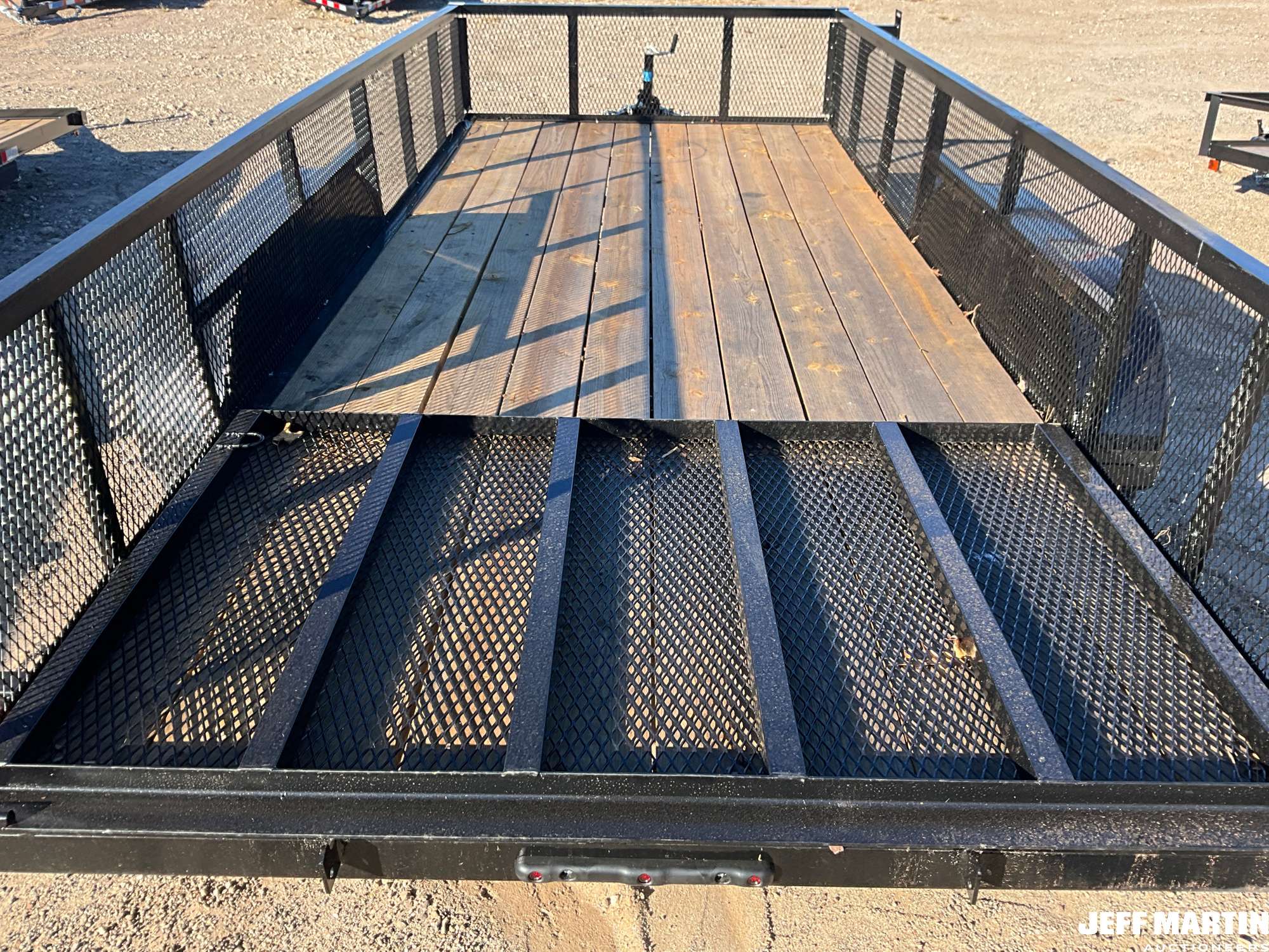 2027 TRIPLE CROWN TRAILERS, INC UT6X16M2