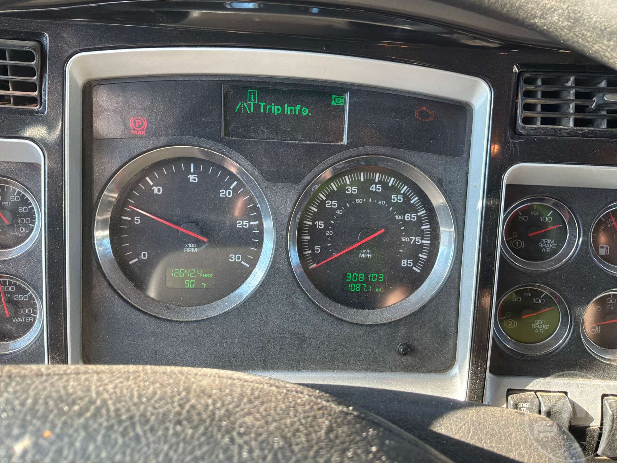 2019 Kenworth T8 SERIES