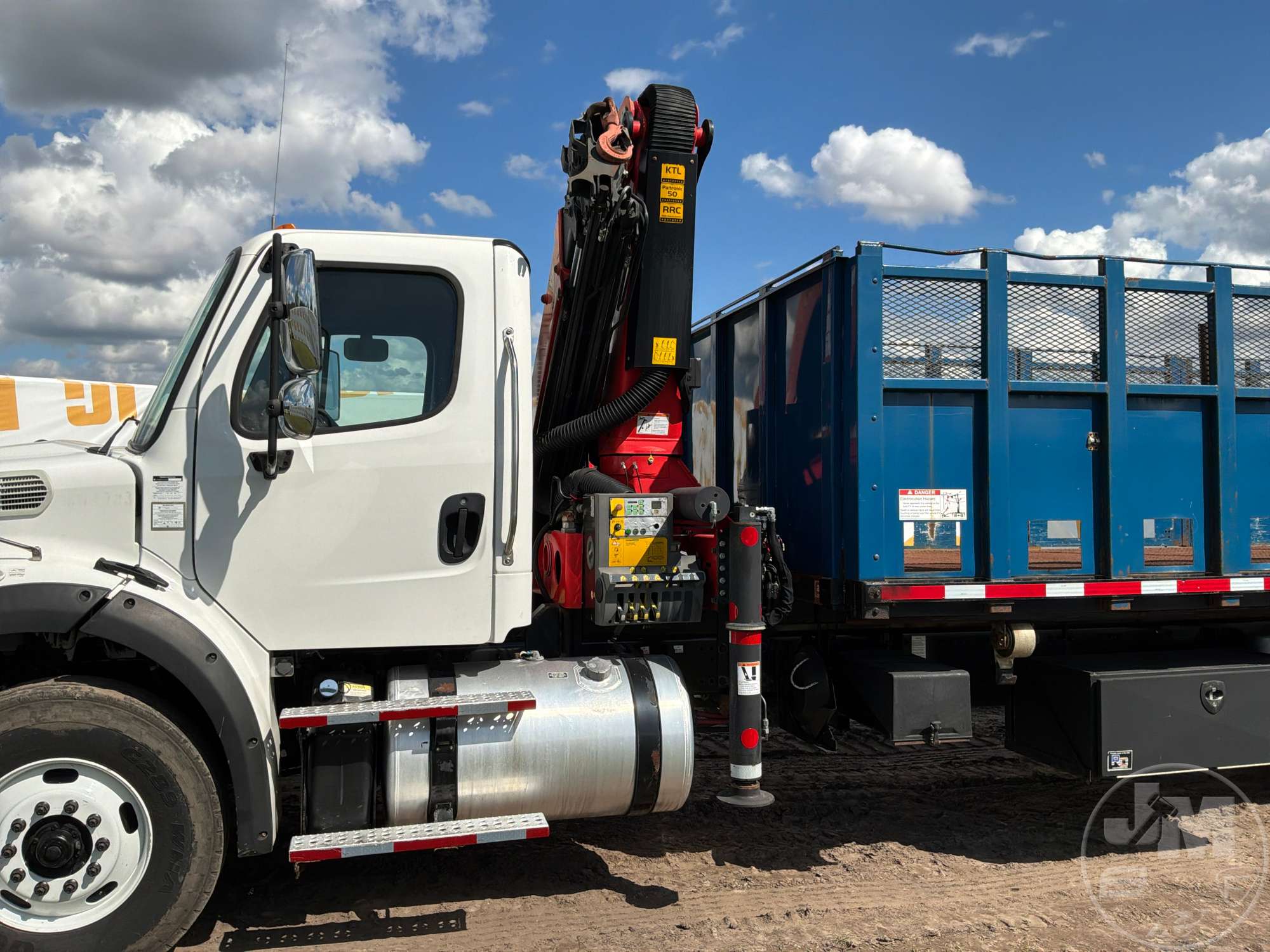 2018 Freightliner M2
