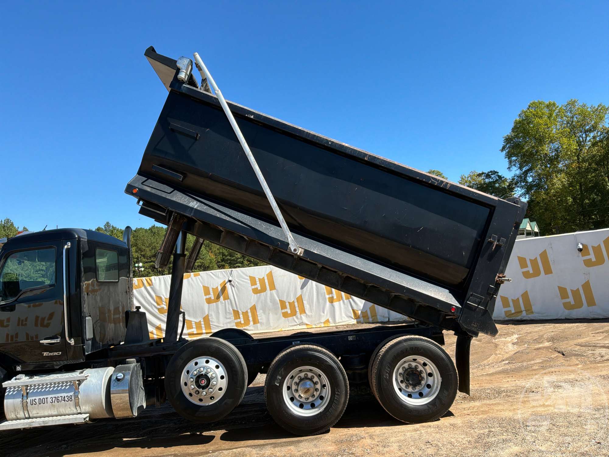 2022 Kenworth T880