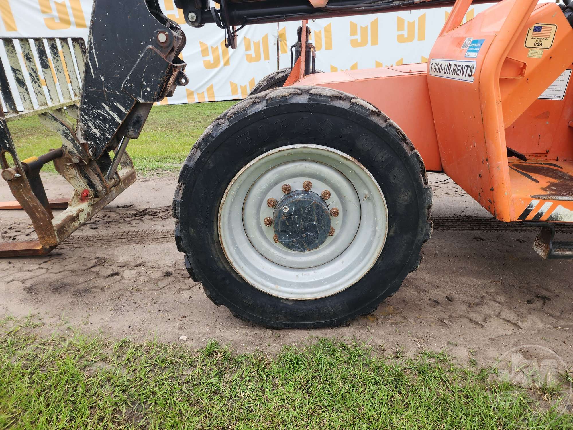 2017 JLG 6042